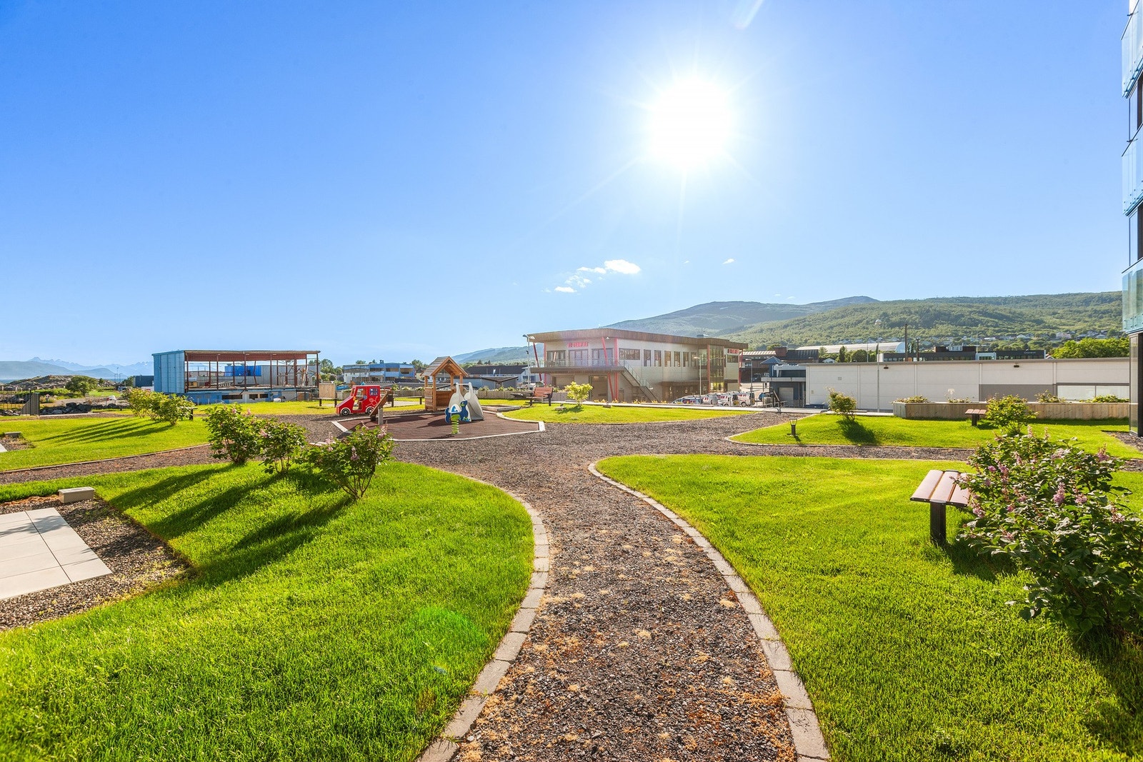 Pent opparbeidet uteområdet på fellesareal. Galleribilde