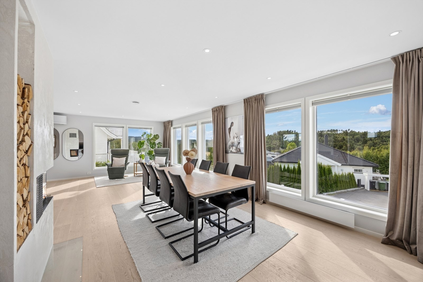 Her ligger forholdene til rette for å invitere venner og familie til hyggelige sammenkomster. Galleribilde