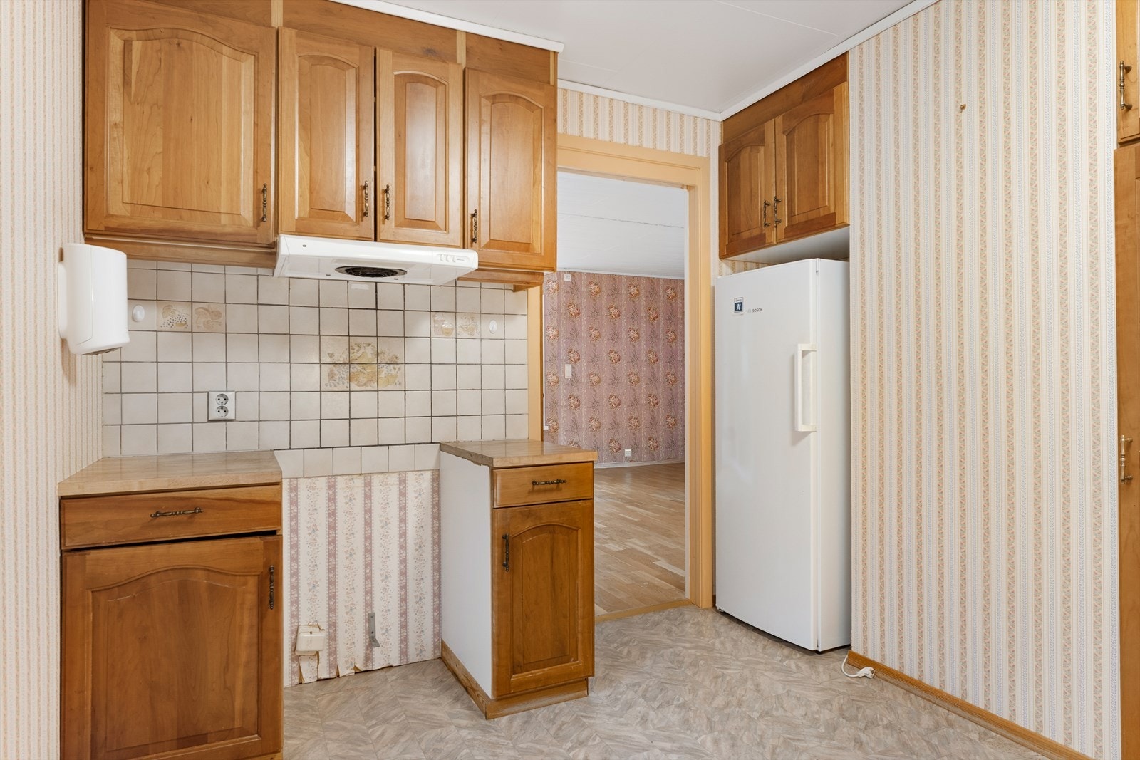 Det er montert kjøkkenventilator med avtrekk ut Galleribilde