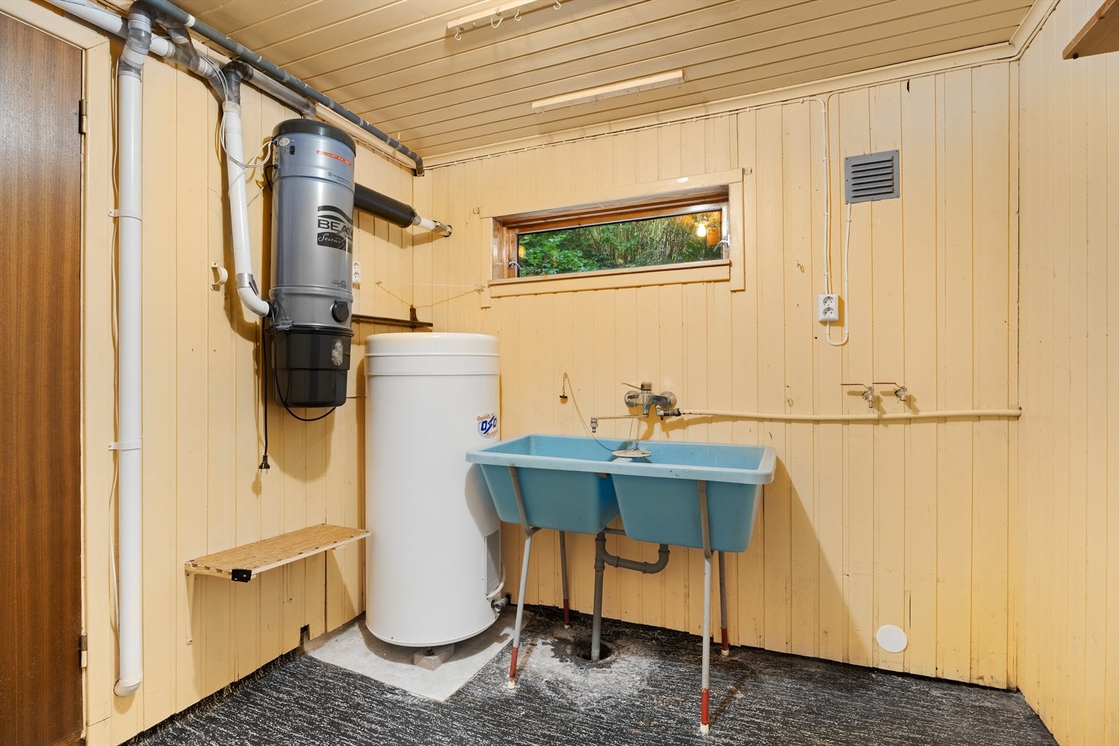 Praktisk vaskerom med bi-inngang Galleribilde