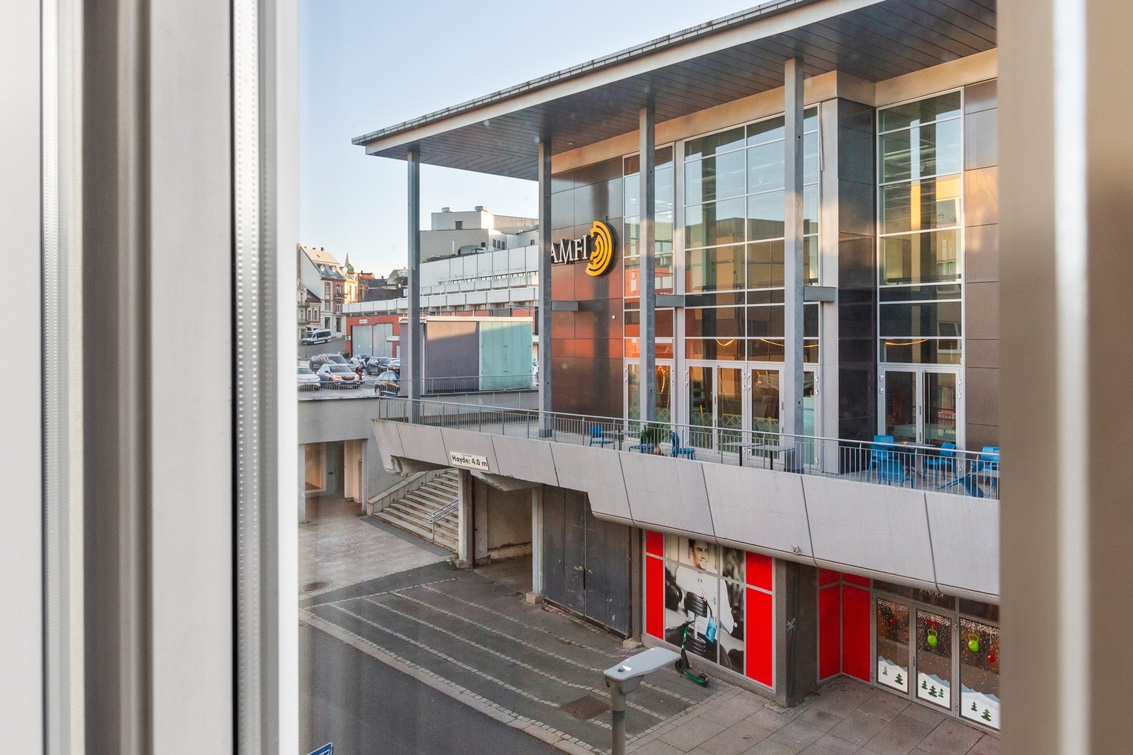 Utsyn fra et vindu i leiligheten Galleribilde