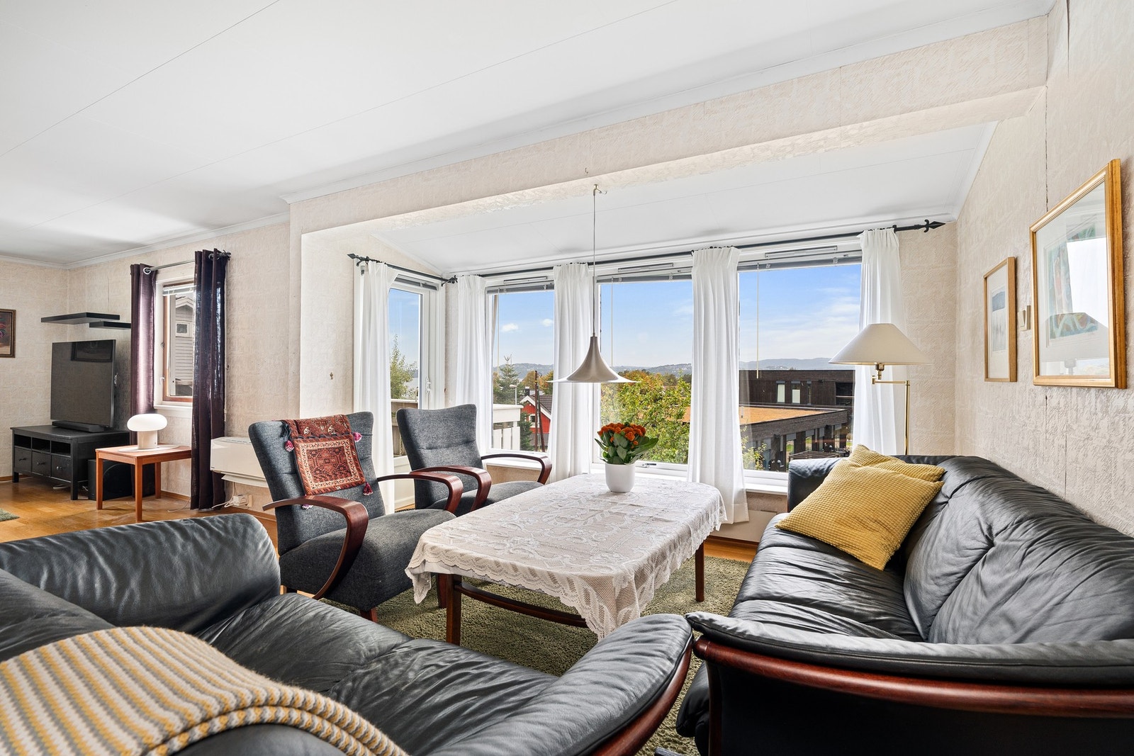 Stue med utgang til terrasse Galleribilde