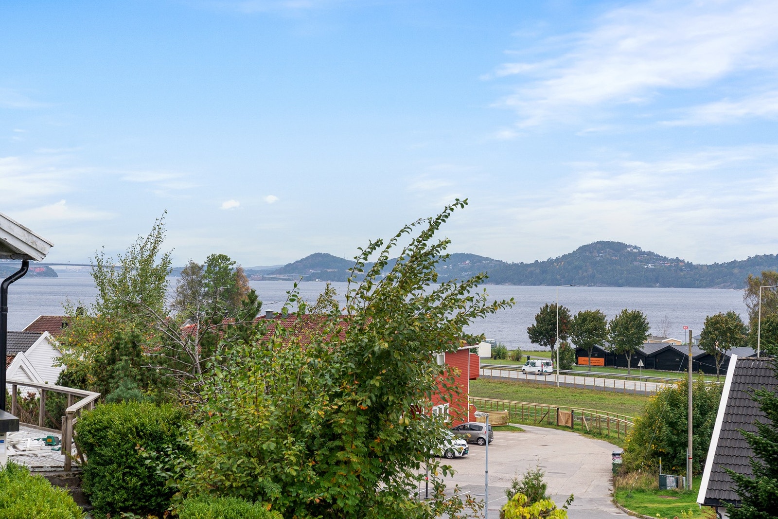 FIn utsikt til Topdalsfjorden og Hamresanden Galleribilde