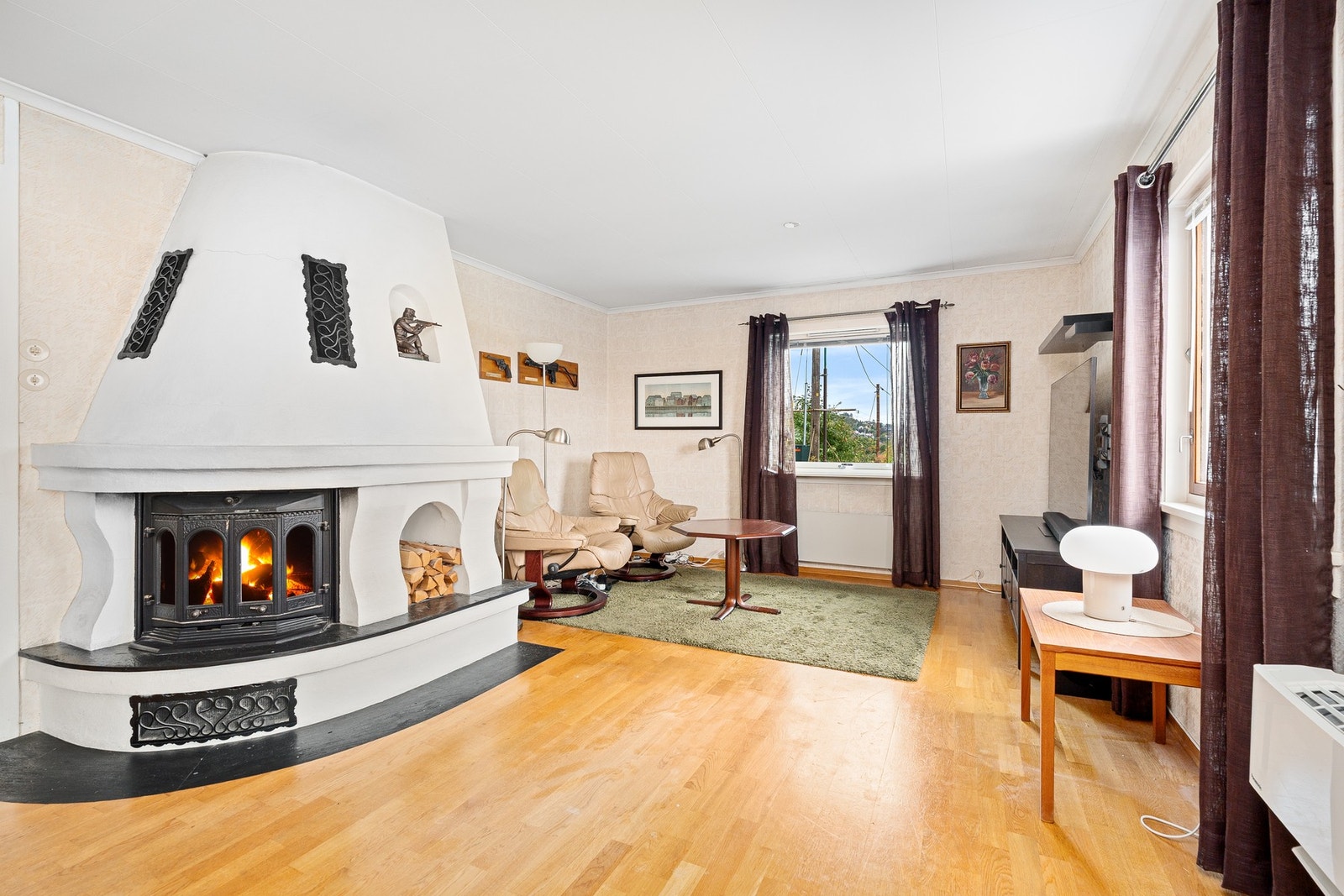 Murt peis med innsats i stuen Galleribilde