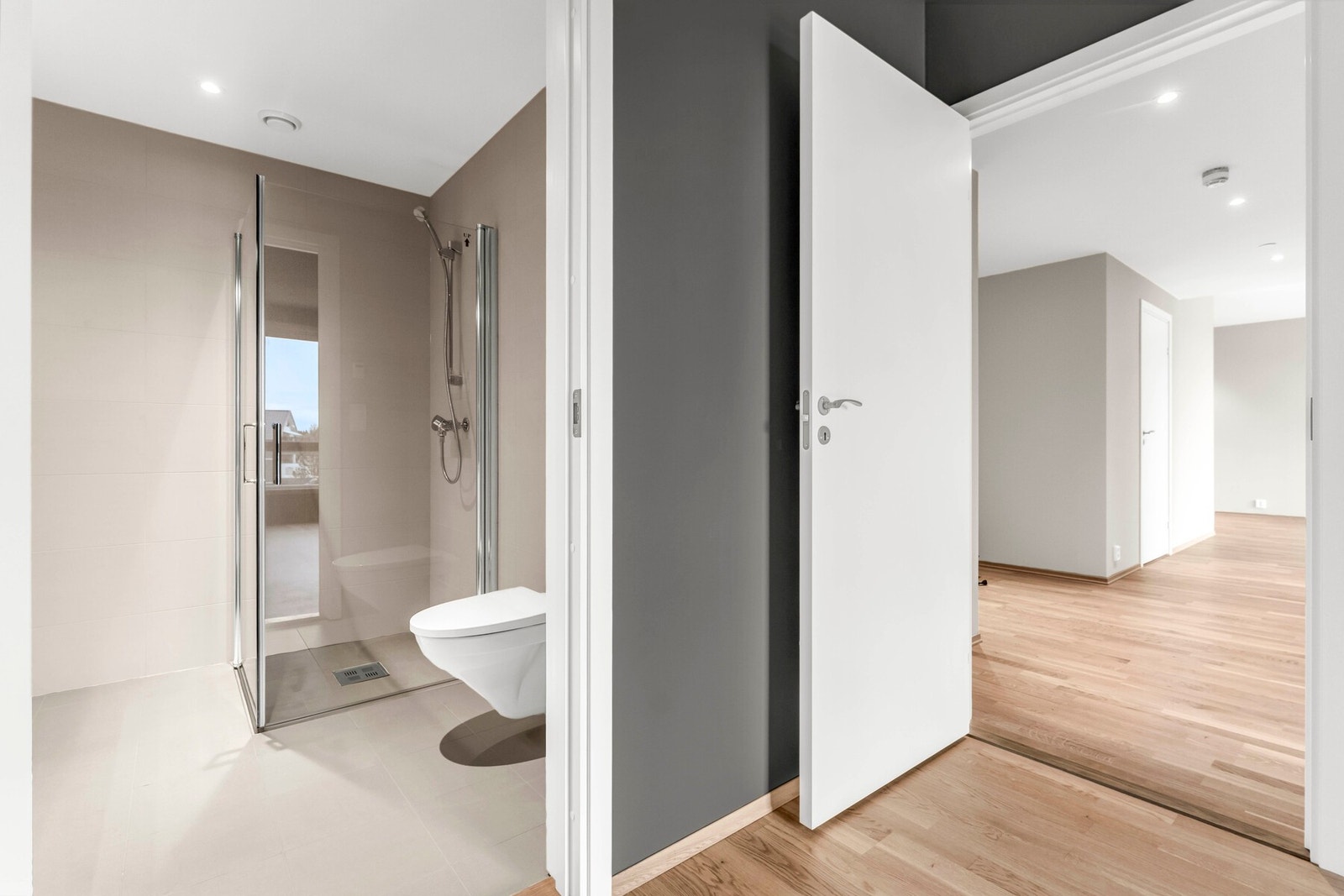 Det ene badet er tilknyttet hovedsoverommet Galleribilde