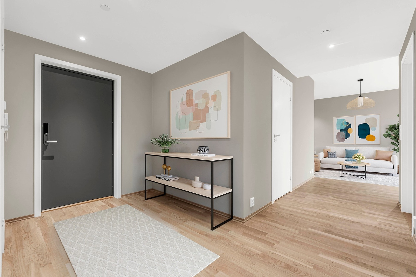 Lys og romslig entrè/gang med god plass for oppbevaring Galleribilde