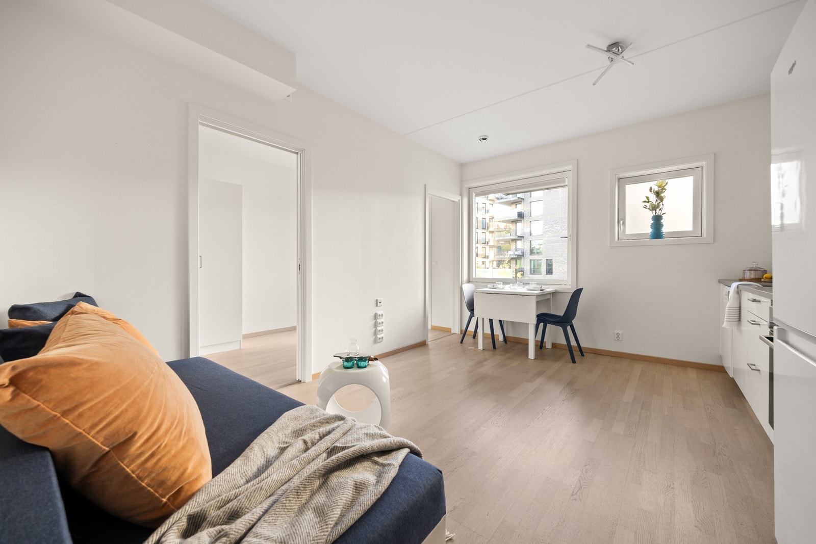 Fra stuen er det videre tilgang til leilighetens soverom. Galleribilde