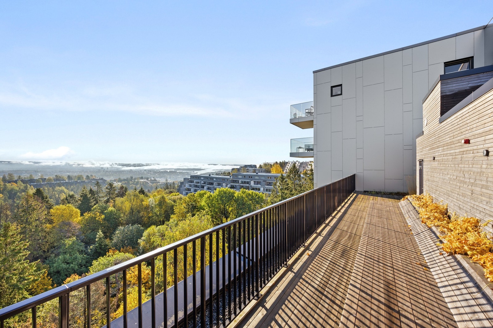 Mot østsiden av bygget er det vidstrakt panorama utsikt mot Oslo. Galleribilde