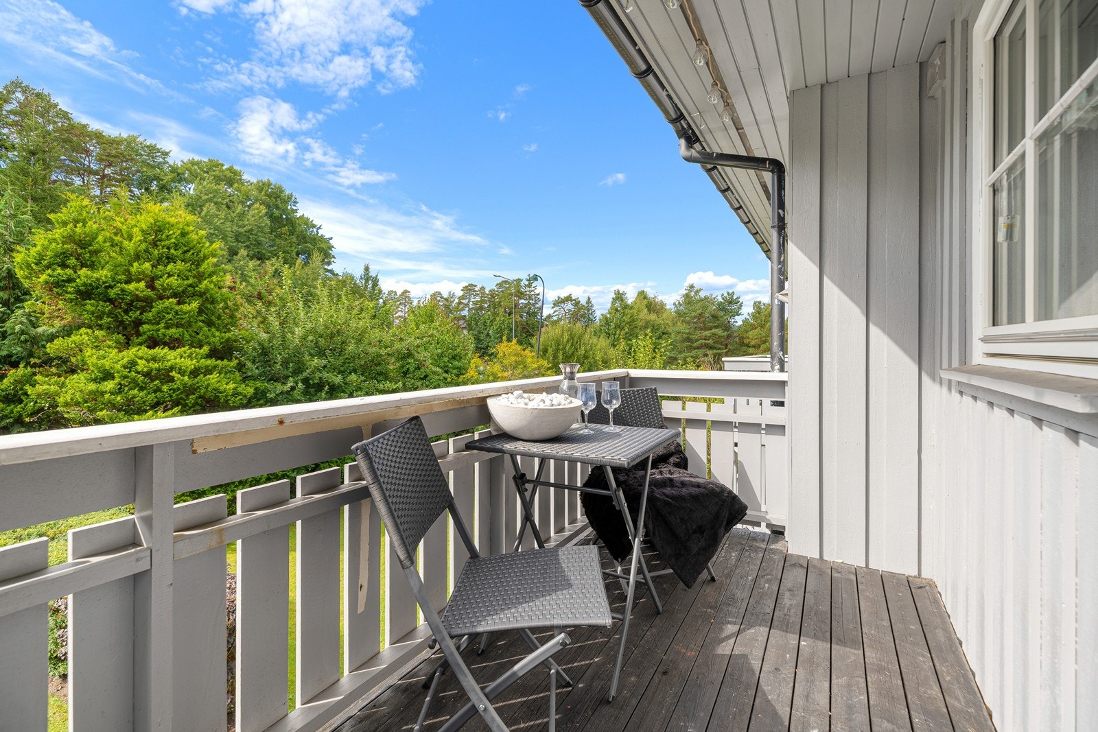 Her kan du ha utemøbler, grill og beplantning Galleribilde