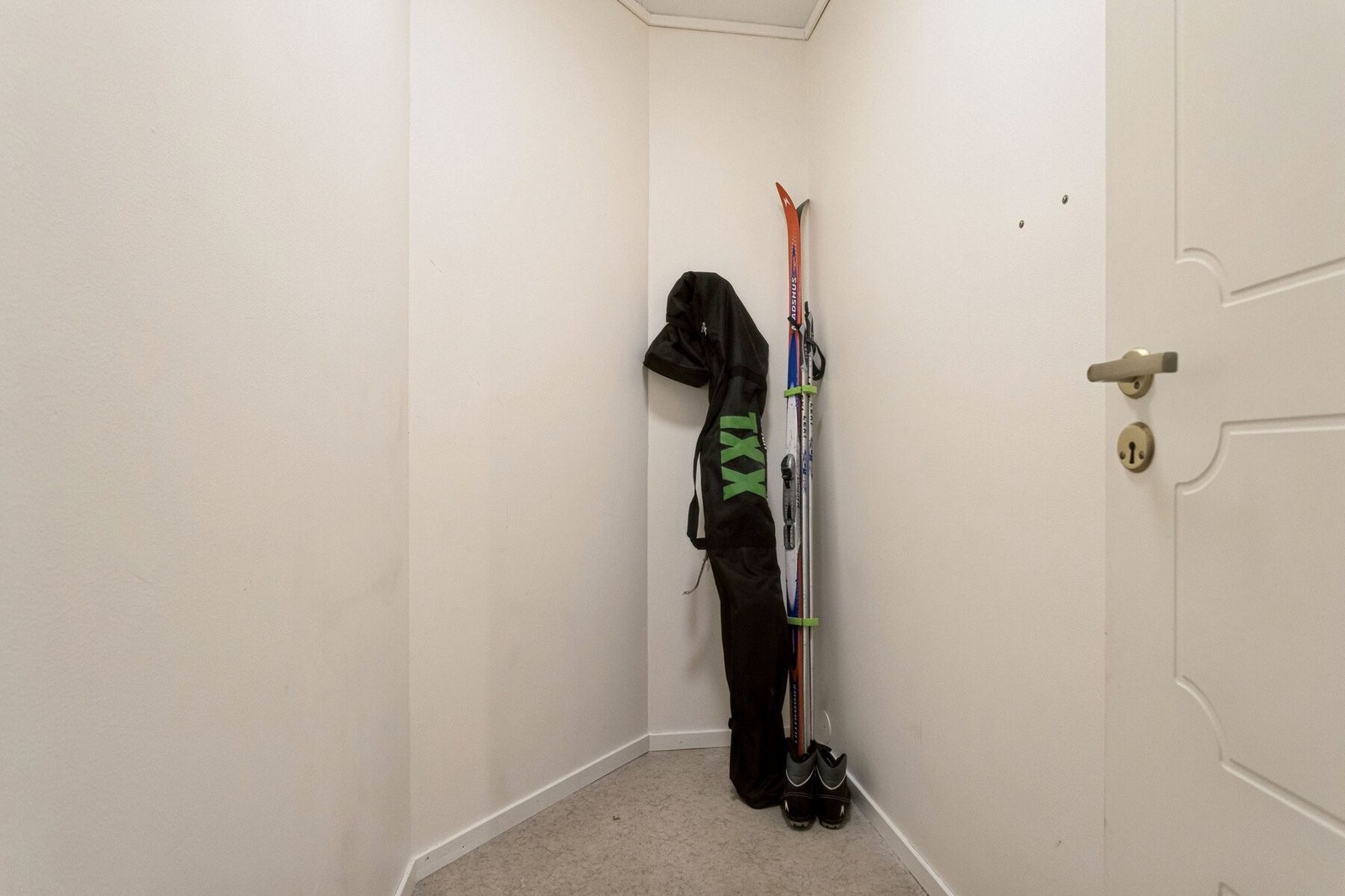 Leiligheten byr på gode lagringsmuligheter med både innvendig bod og egen bod i kjeller. Galleribilde