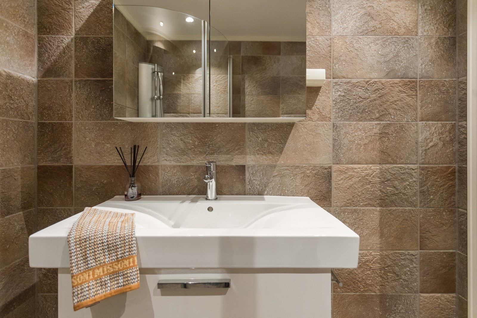 Bad i hybel Galleribilde