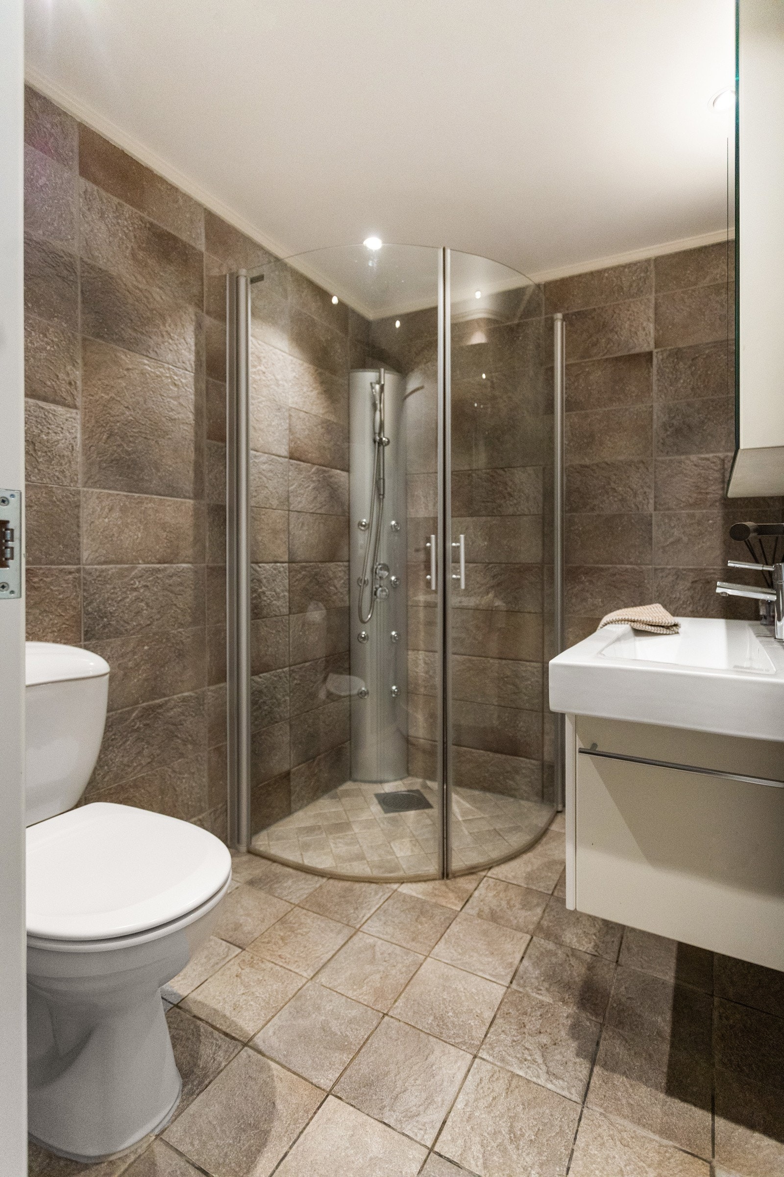 Bad i hybel Galleribilde