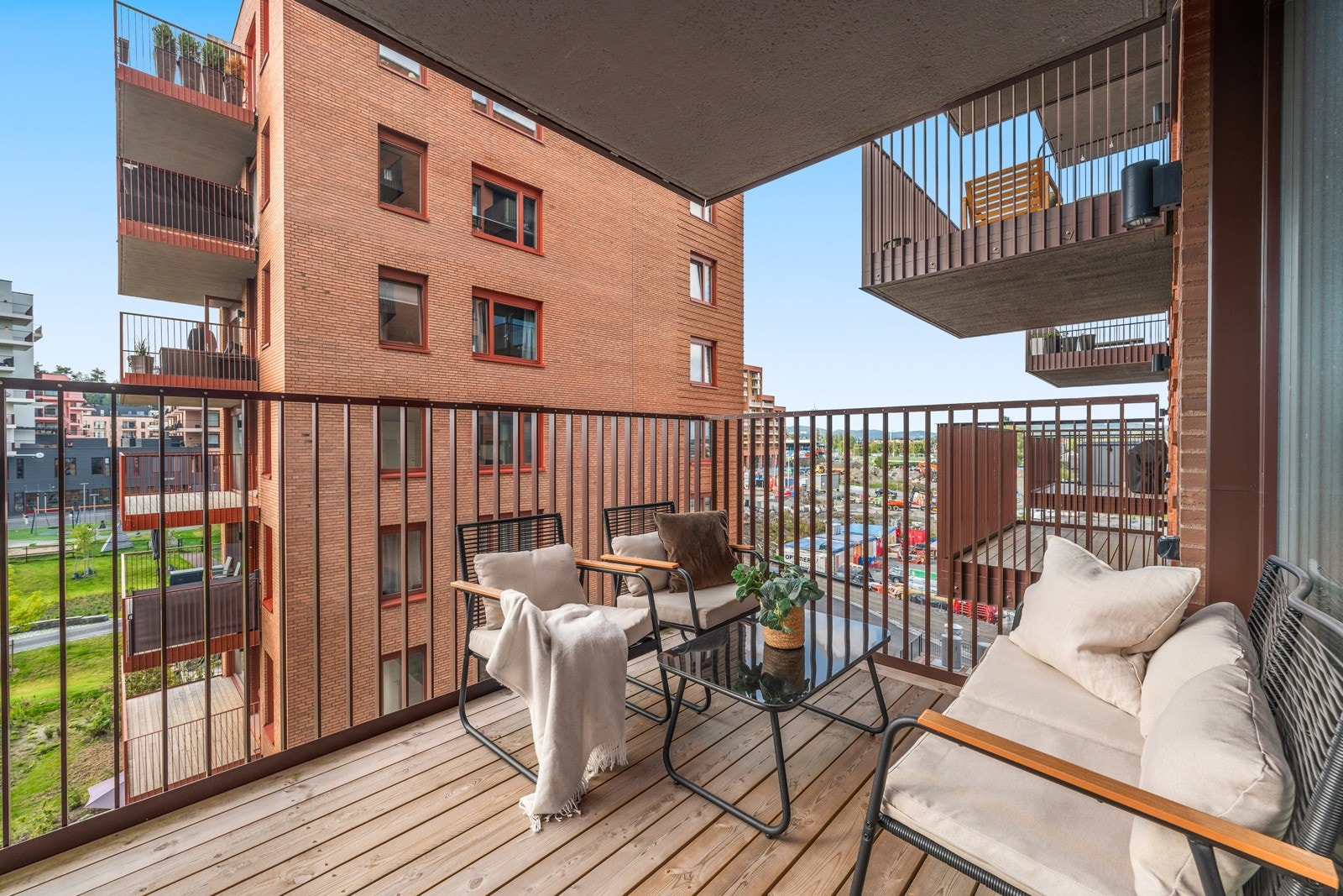 Balkong på 8 kvm med utgang fra stuen Galleribilde