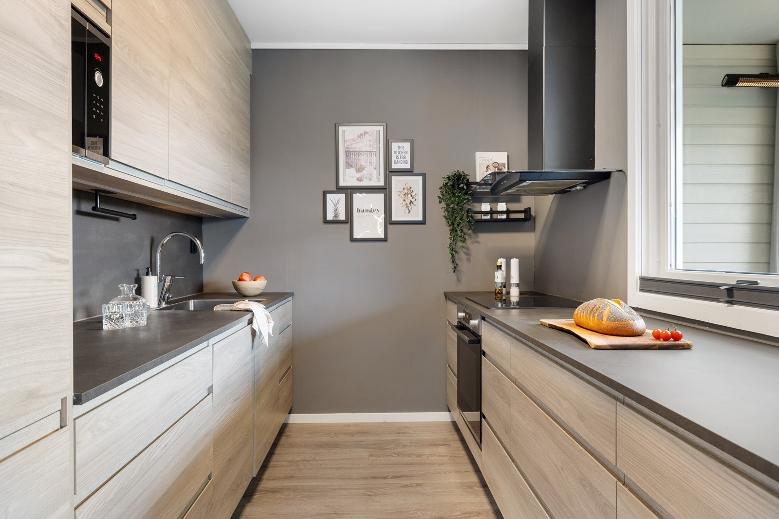 Kjøkkenet er levert av Fossline og er fra 2019. Galleribilde