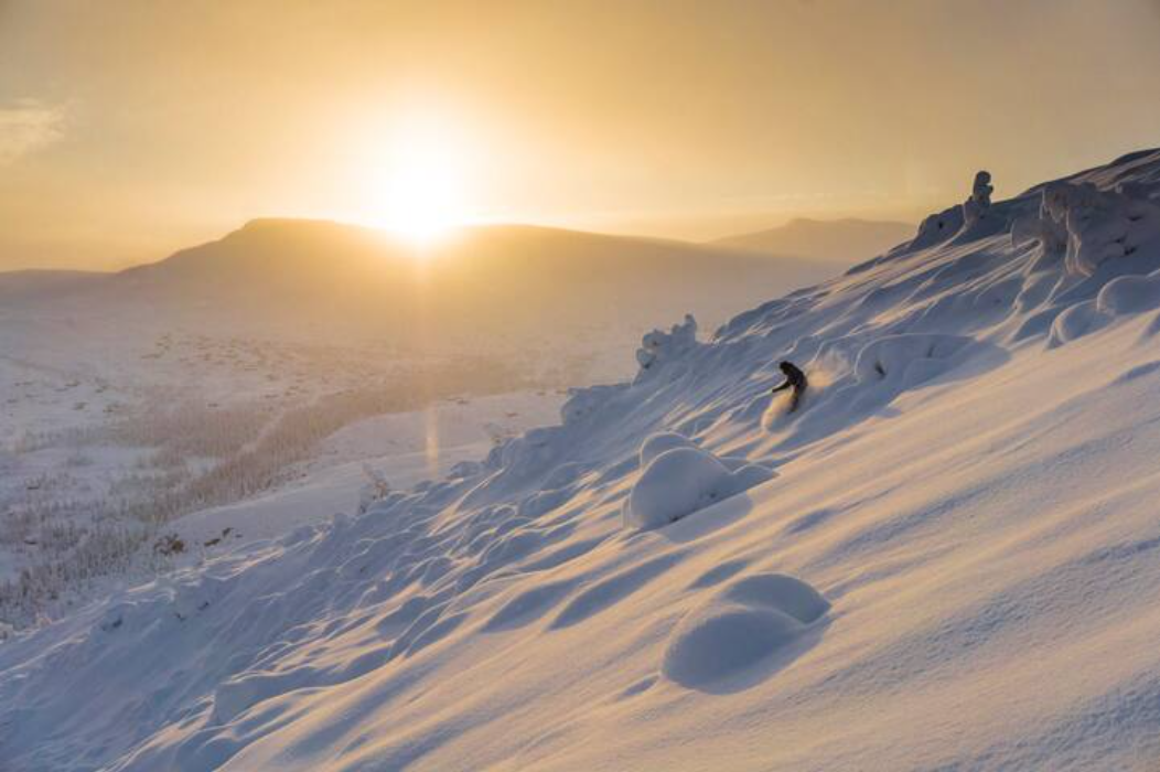 Eventyrlige opplevelser venter deg som elsker fjellet - hele året! Meld interesse på eiendom.hogevarde.no. Galleribilde