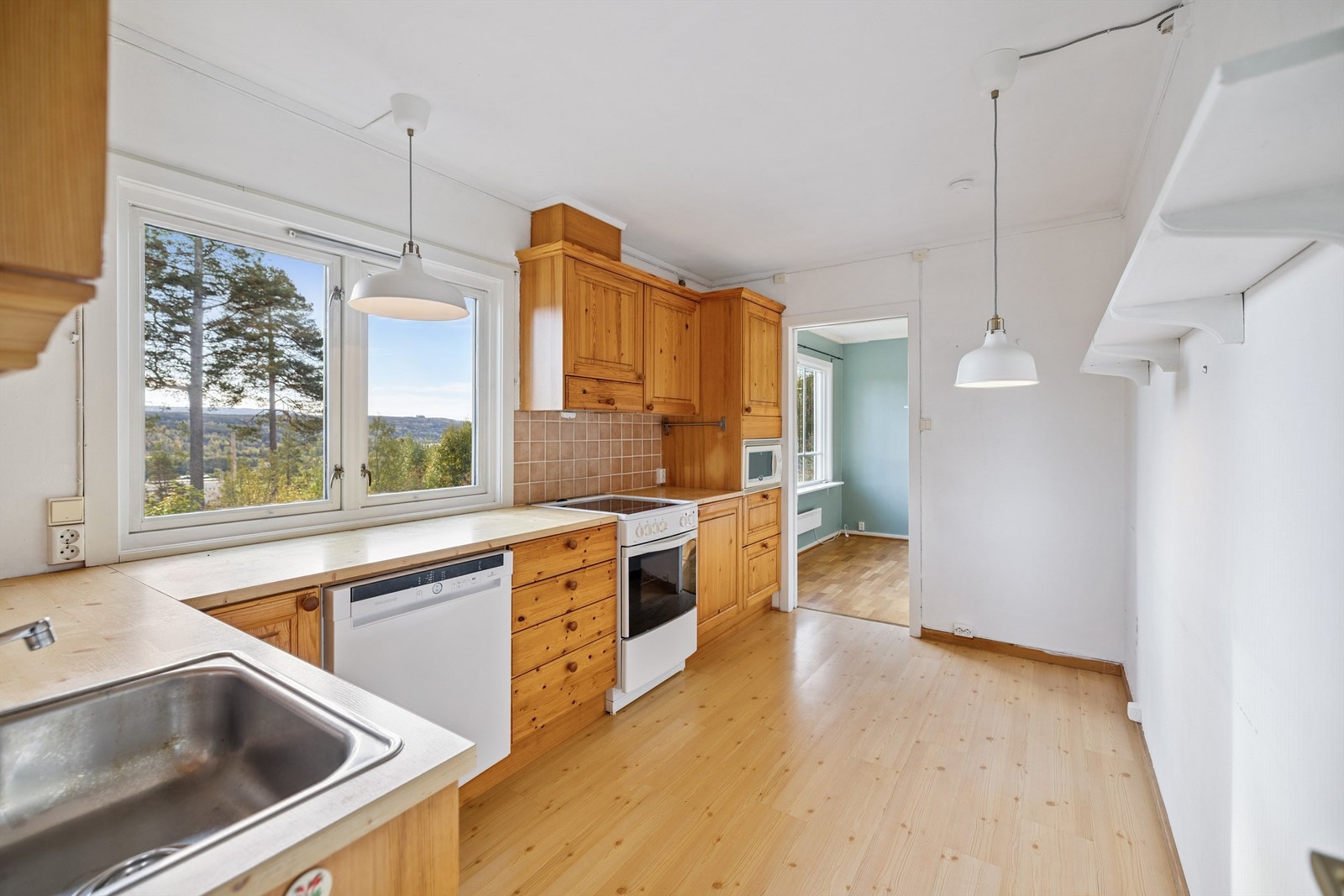 Hyggelig utsikt fra kjøkkenbenken! Galleribilde