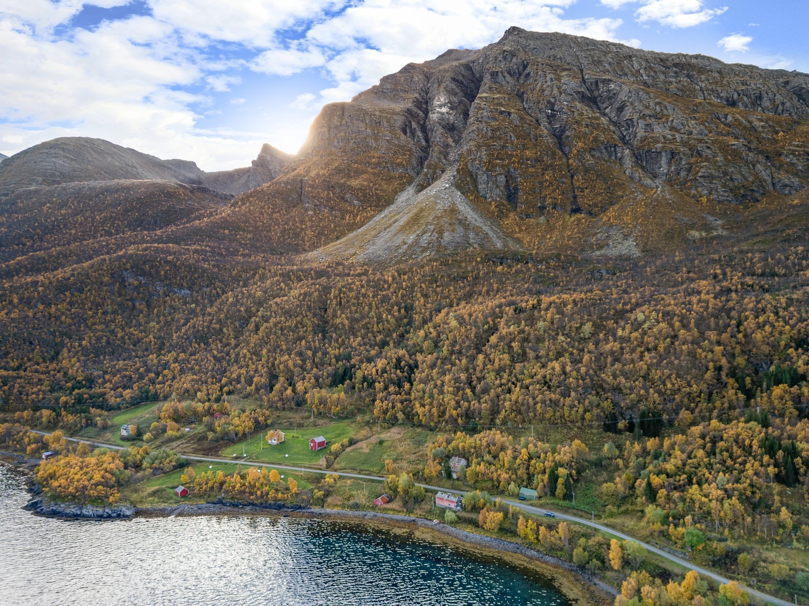 Andørja et paradis for den turglade og inneholder mange fjelltoppet over 1000 m Galleribilde