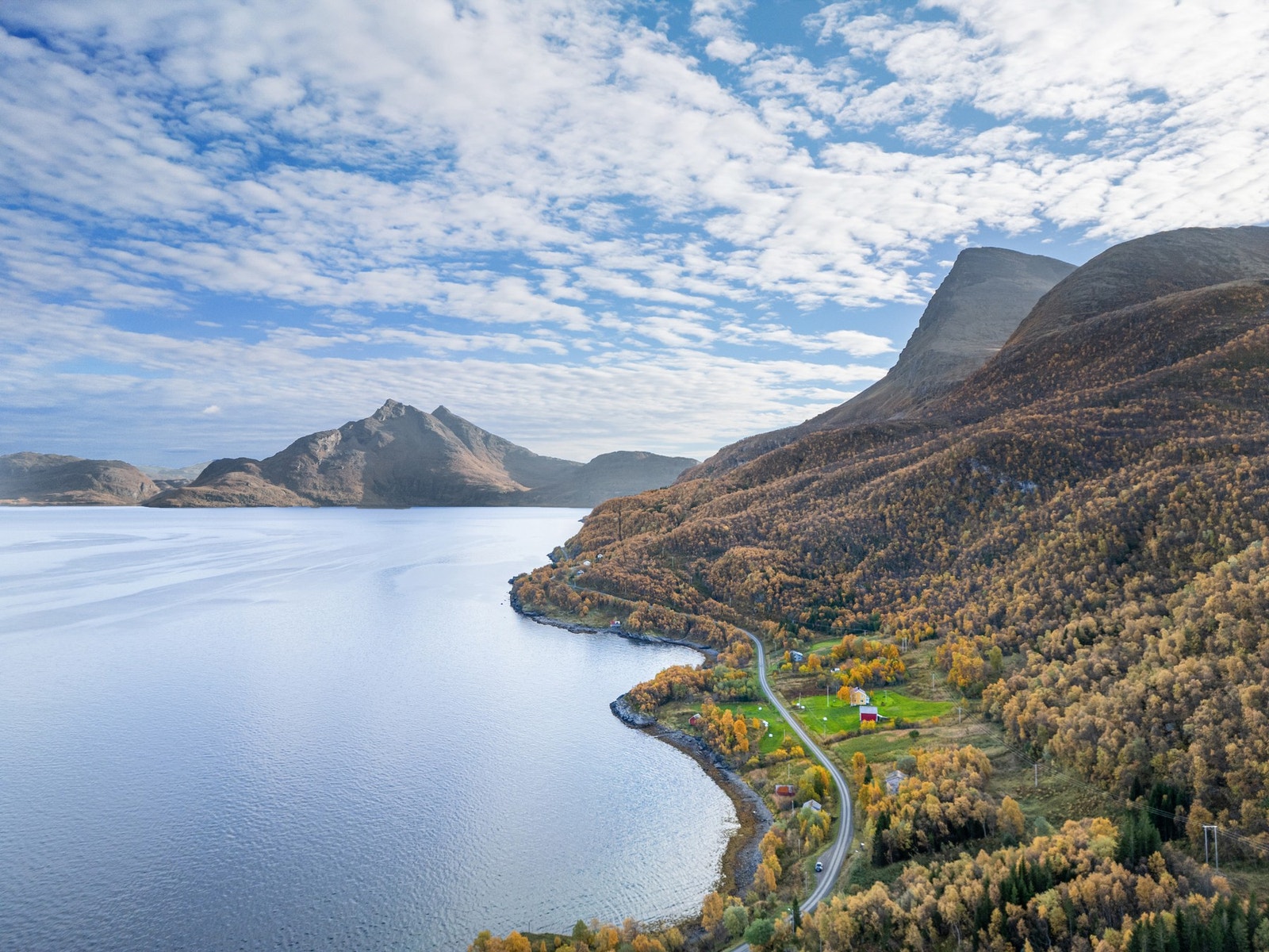 EIE Harstad v/megler Vetle Larsen har gleden av å presentere Andørjaveien 2479! Galleribilde