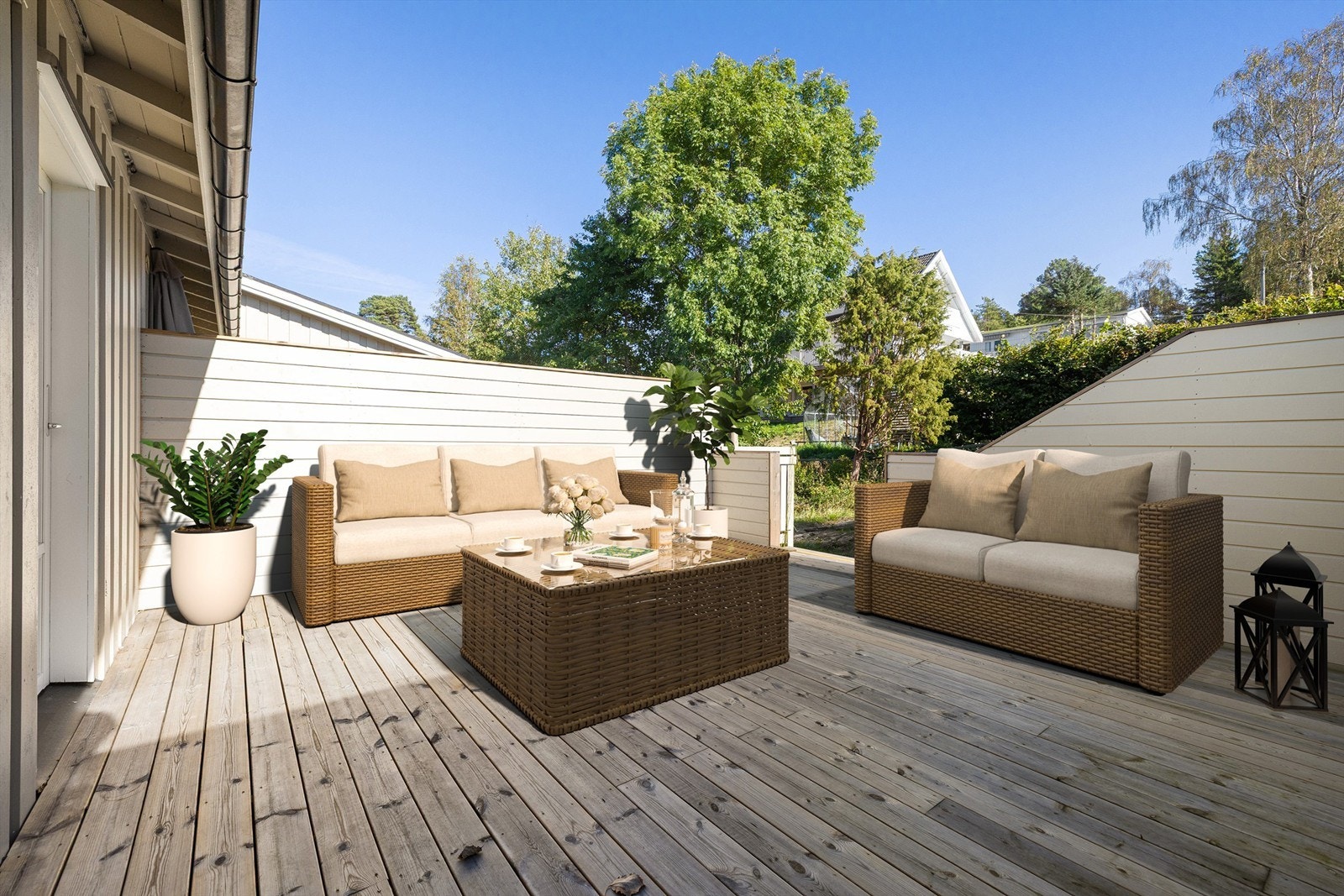 Solrik, og skjermet uteplass med utgang fra soverommet. Bildet er digitalstylet. Galleribilde