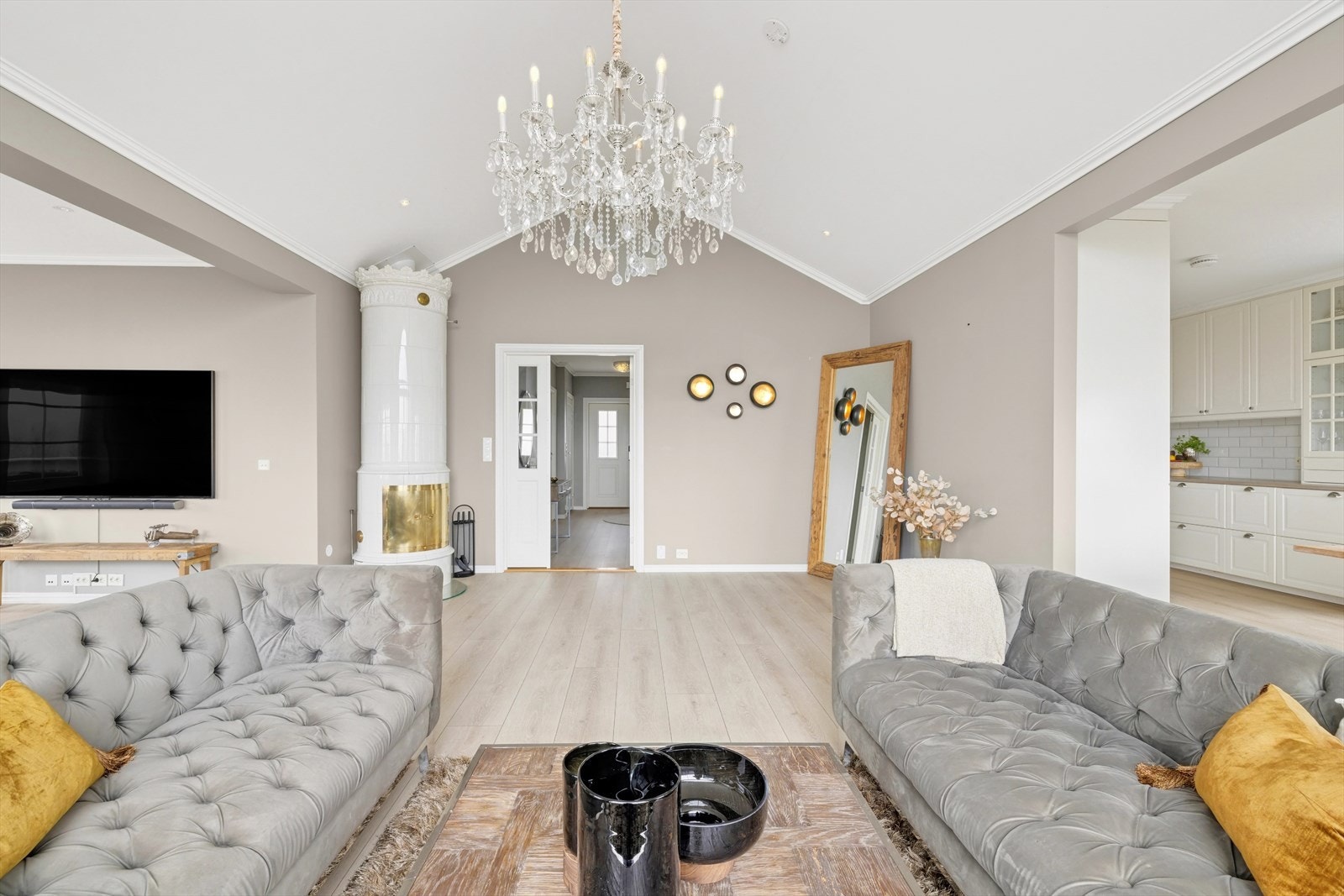 Stuen kan deles inn i flere soner. Galleribilde