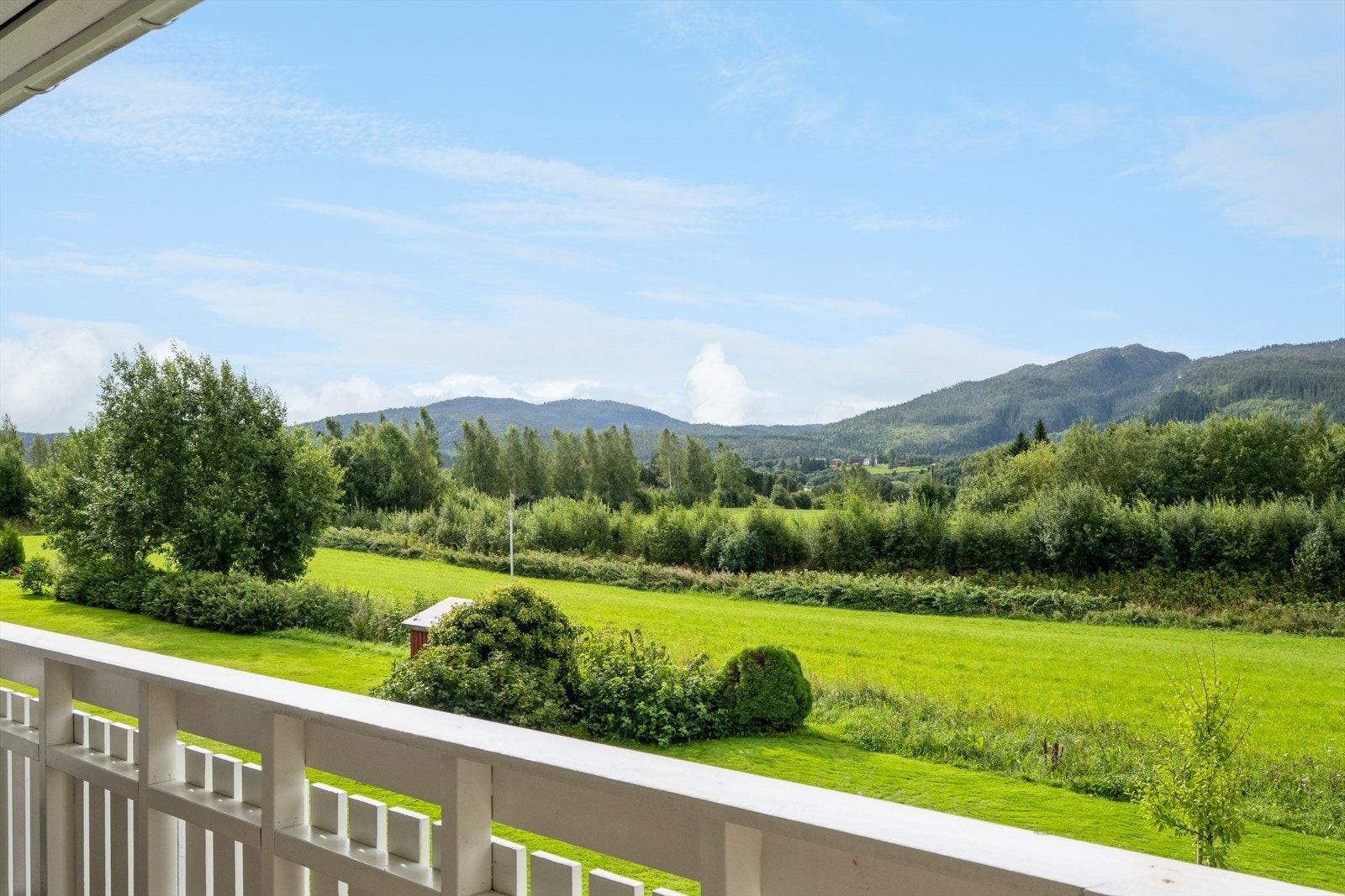 Overbygd balkong med flott utsikt. Galleribilde