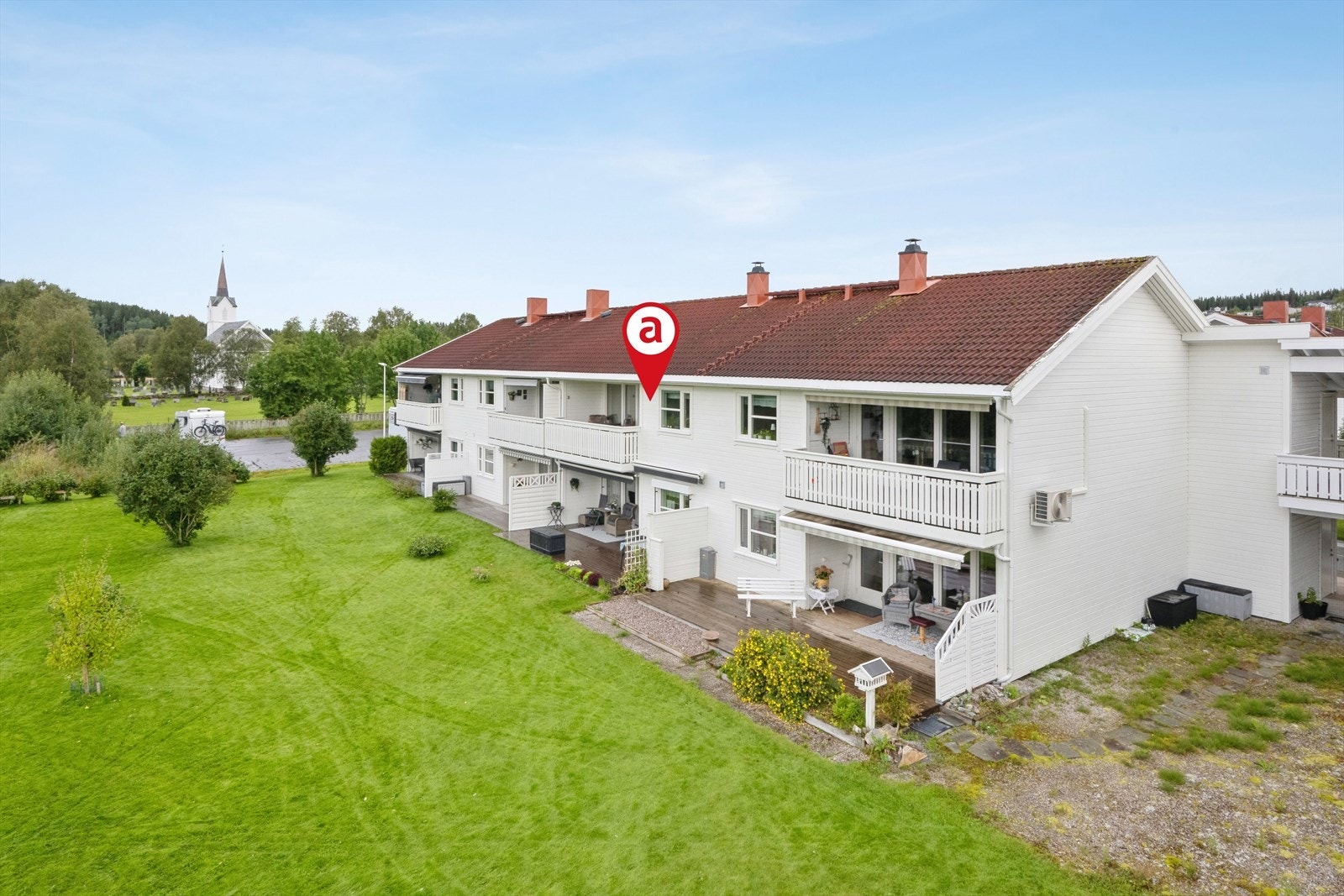 Leiligheten ligger i 2.etasje. Det er heis i bygget. Galleribilde