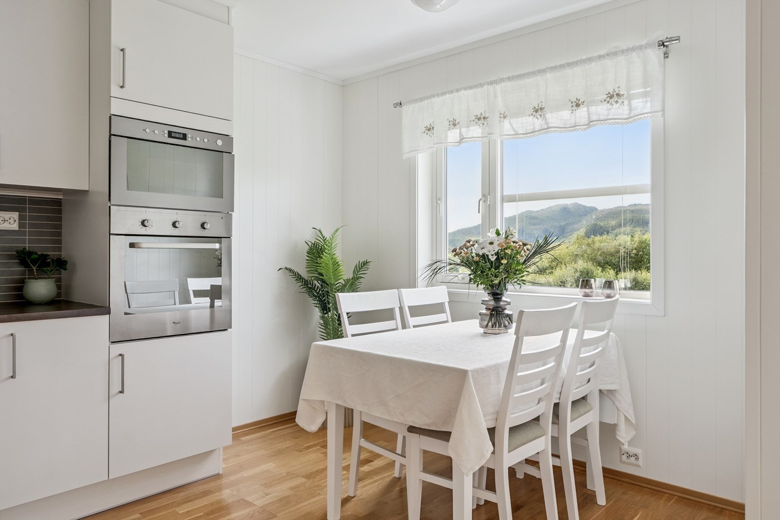 Integrert stekeovn og microovn. Galleribilde