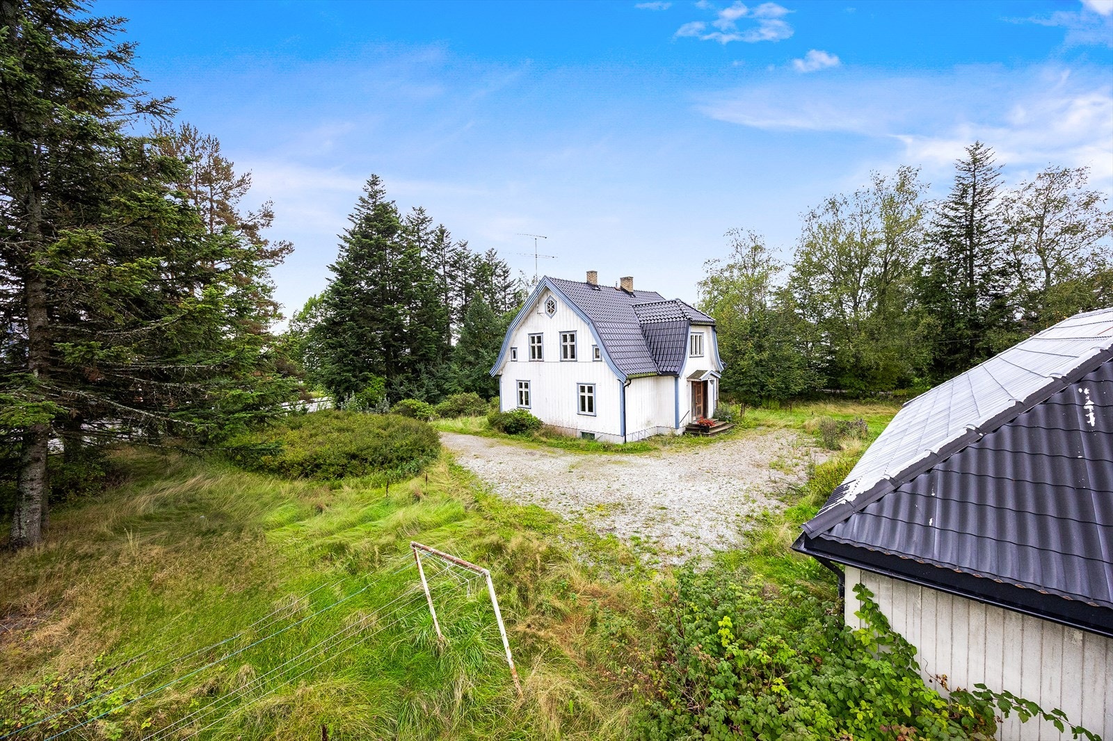 Eneboligen fra 1930 er bygget i en klassisk jugendstil Galleribilde