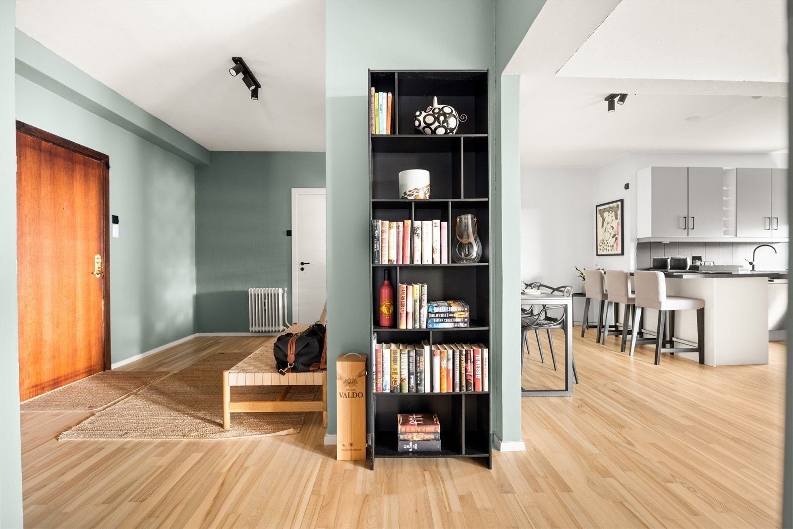 Entré/spisestue/kjøkken. Galleribilde