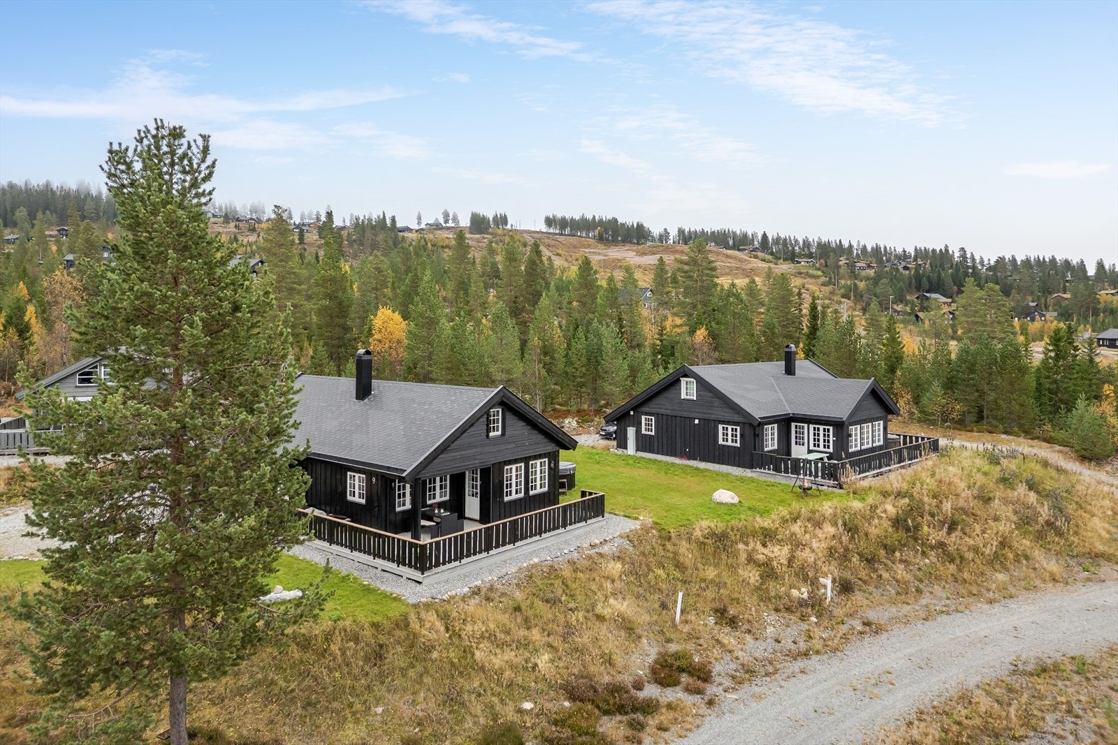 Furutangen ligger i Nordre Osen, omtrent så midt i Hedmark som det går an å komme. Beliggende i lik avstand mellom Trysil og Rena, er det et enestående utgangspunkt for aktiviteter sommer som vinter. Galleribilde