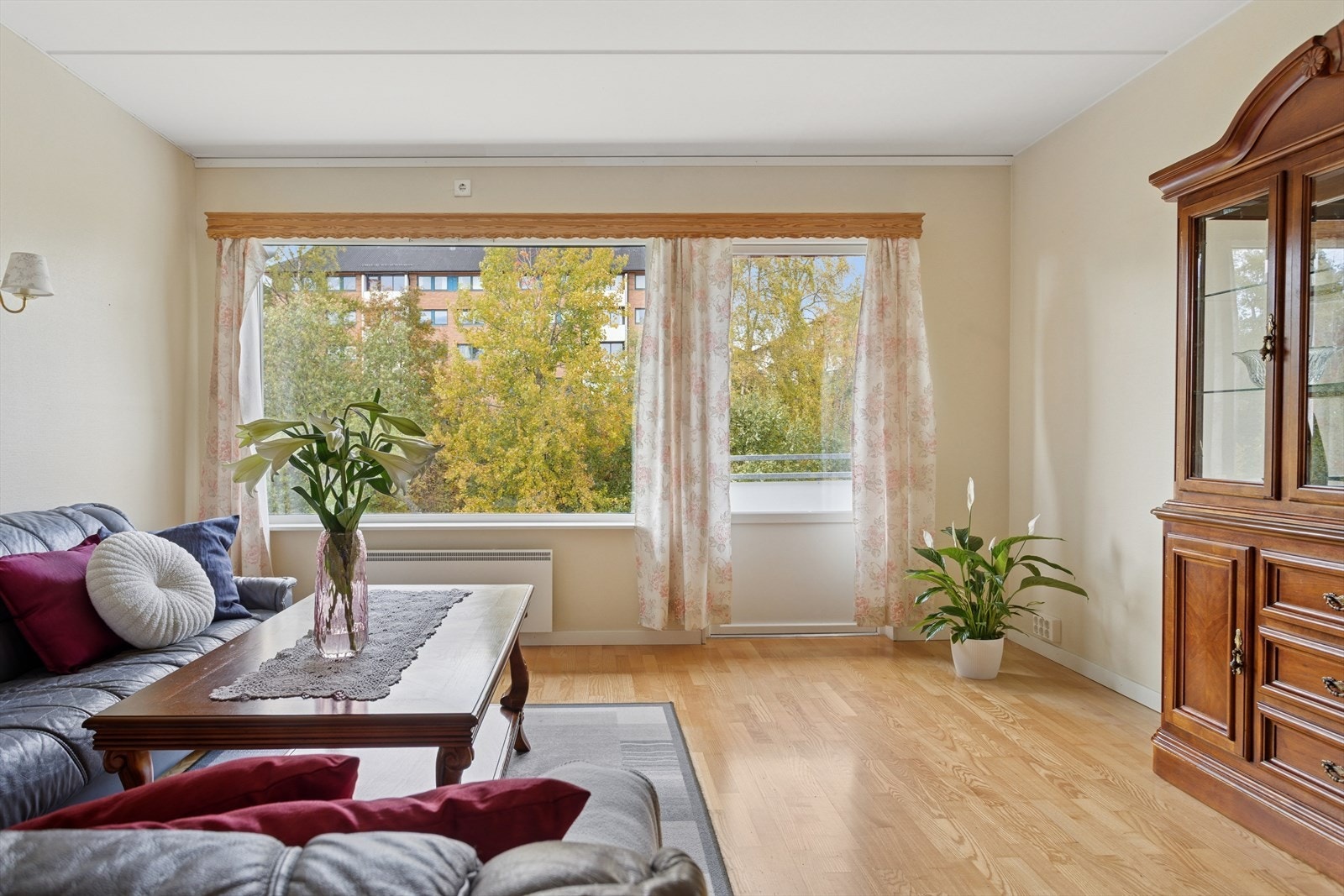 Den åpne stue-/kjøkkenløsningen er på 36,1m². Galleribilde