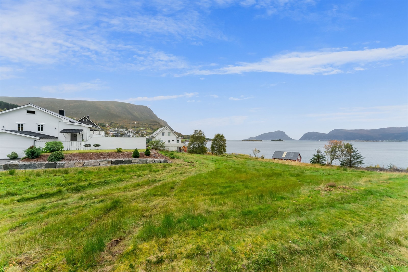 Eiendommen ligger i vakre omgivelser. Galleribilde