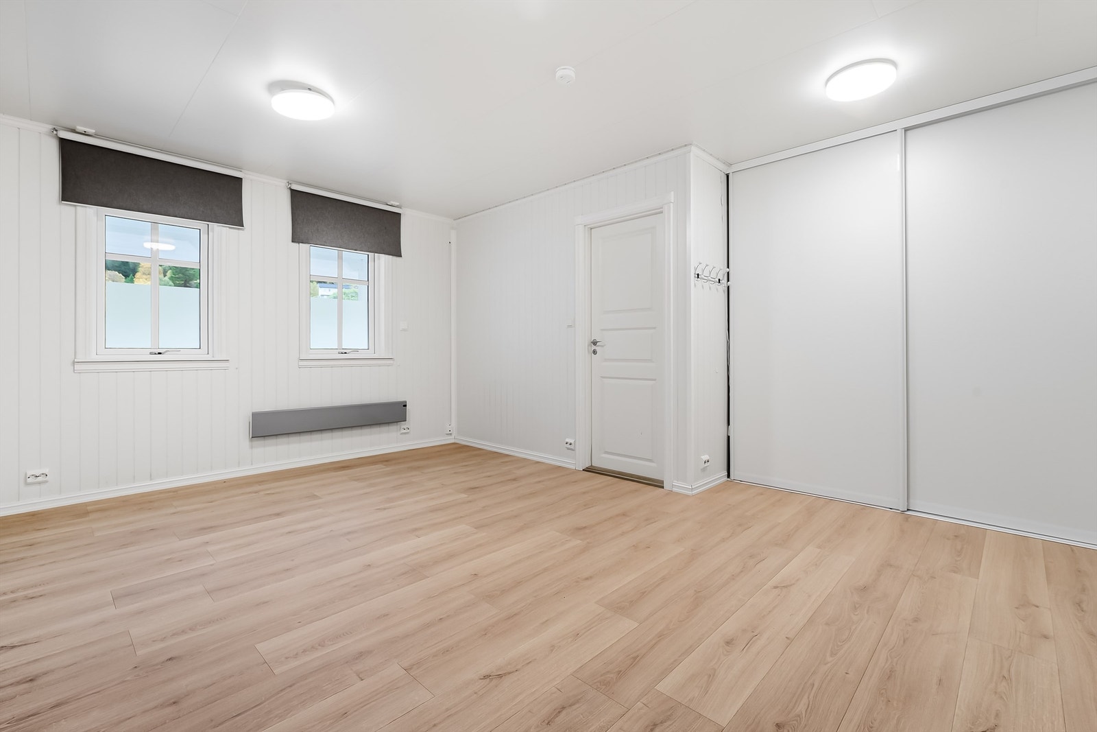 Soverom 1 i underetasje. Det er totalt 5 soverom i boligen. Galleribilde