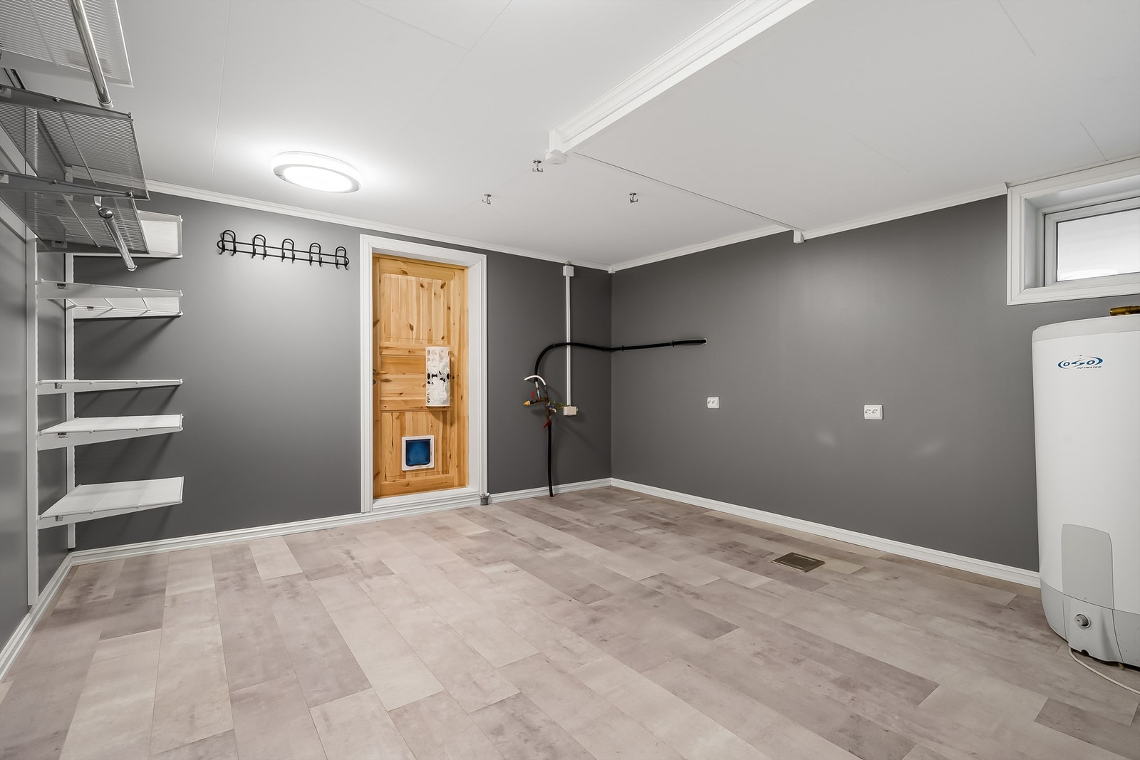 Stort og praktisk vaskerom. Galleribilde