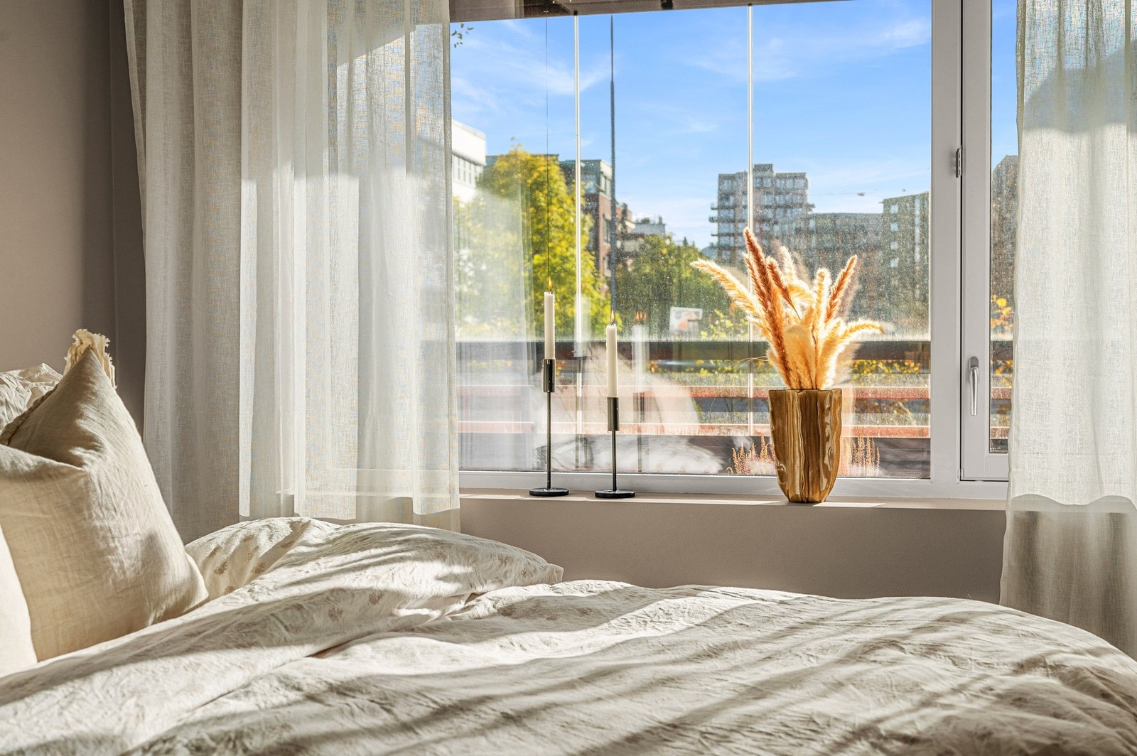Lyst hovedsoverom på 13,5 kvm. Galleribilde