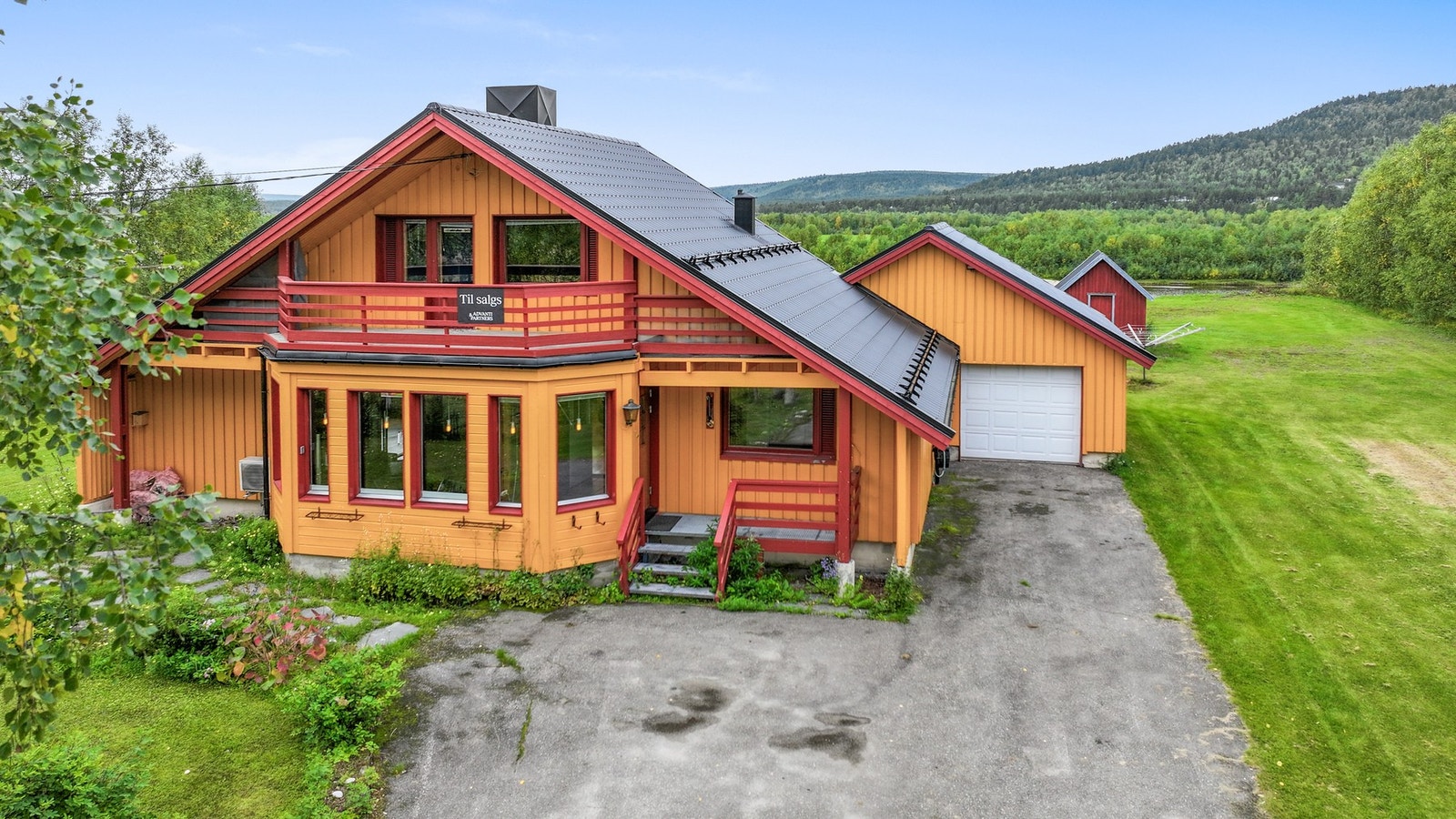 Stor og velholdt enebolig med tomt på ca. 4 mål. Galleribilde