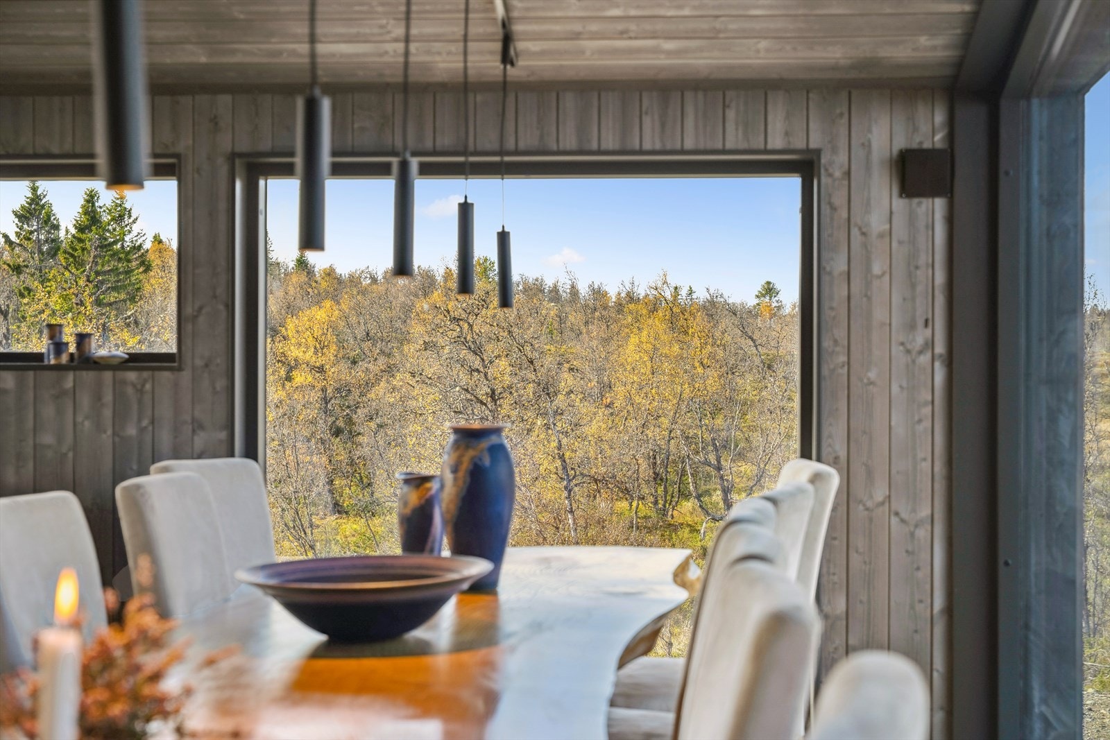 Her får du naturen rett inn i hytta. Galleribilde