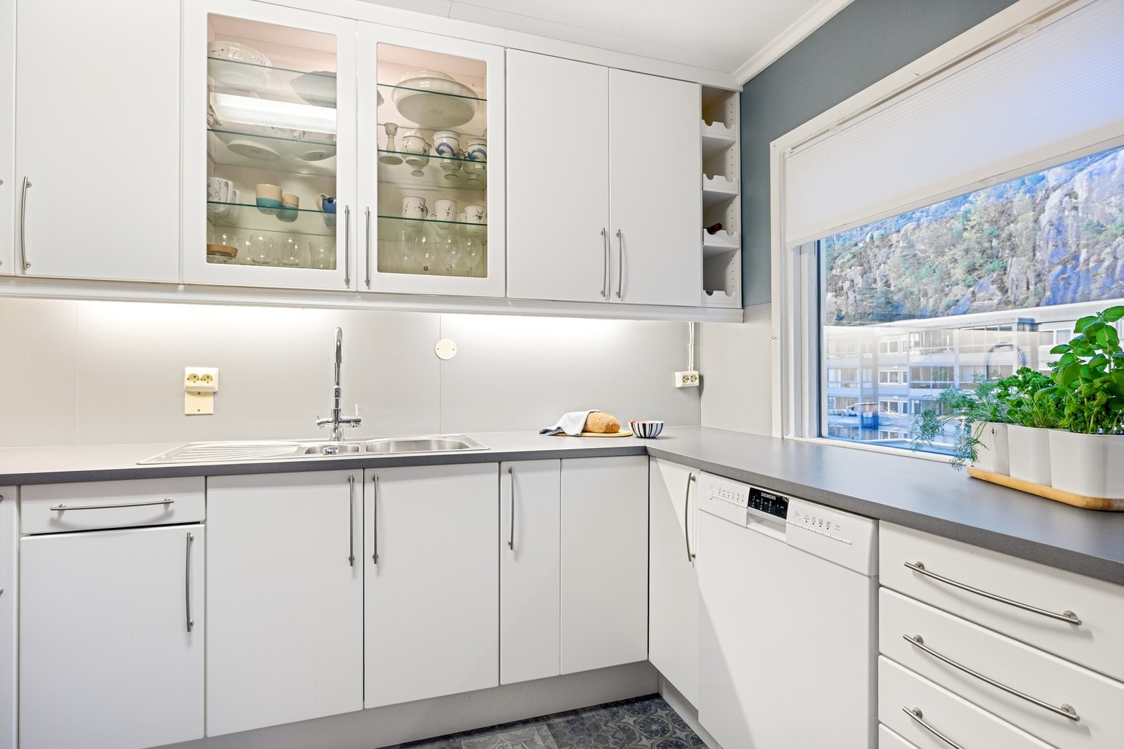 Rent og pent kjøkken! Galleribilde