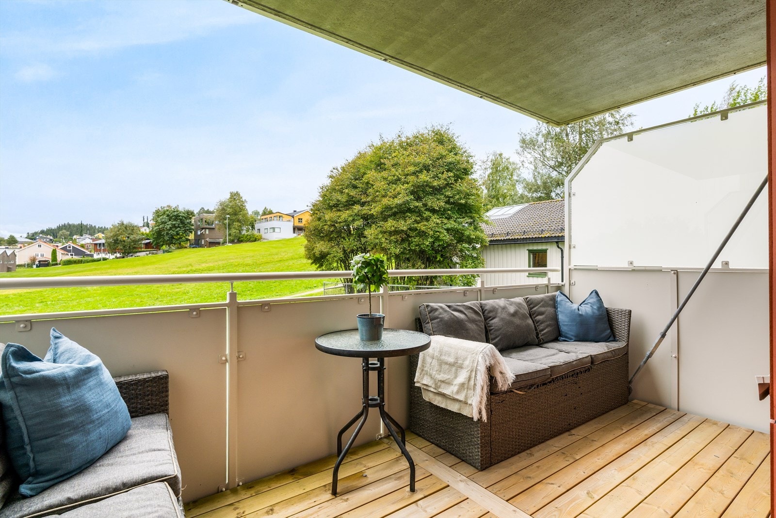 Her kan man nyte godt av den åpne utsikten mot grøntareal. Her vil man også kunne se inngangen til vakre Bymarka. Galleribilde