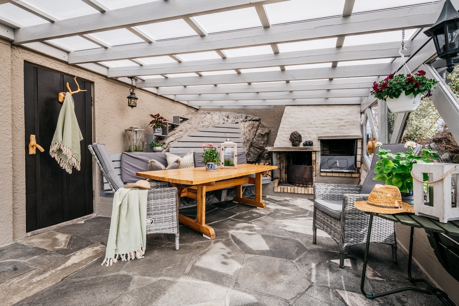 Sommerstue med peis Galleribilde