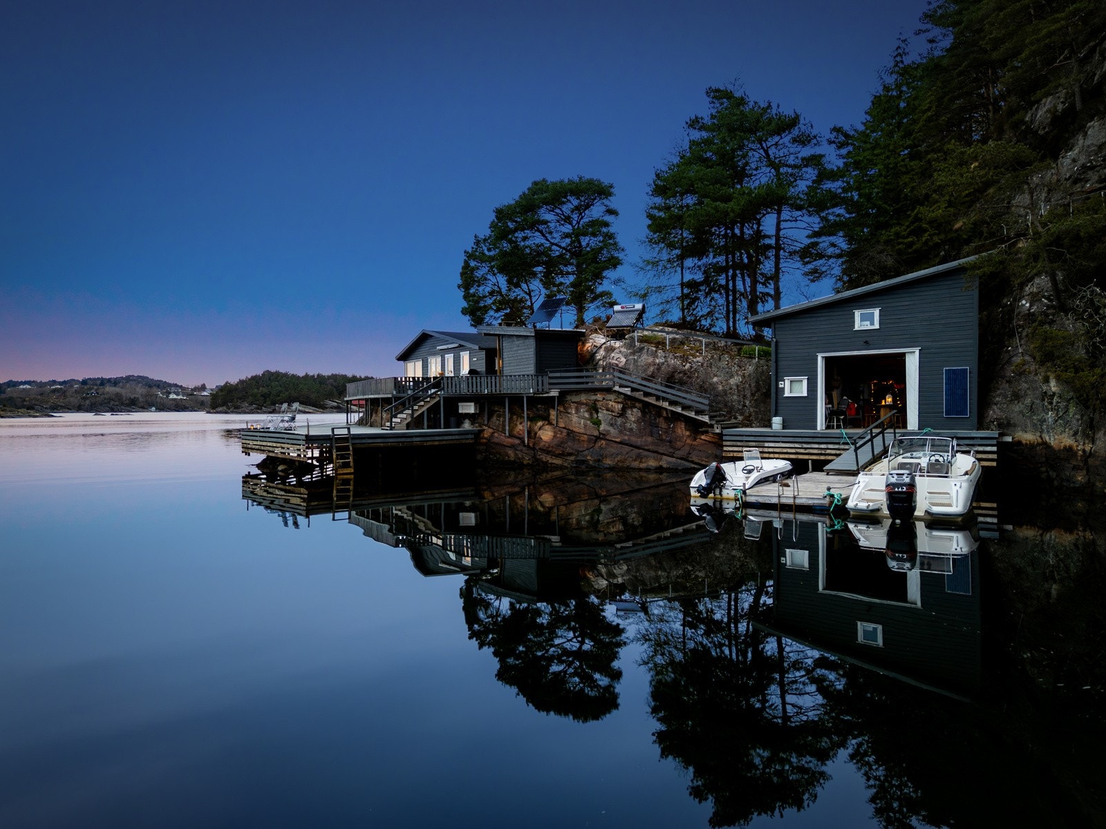 Dypvannsbrygge og flytebrygge ved nøstet. Galleribilde