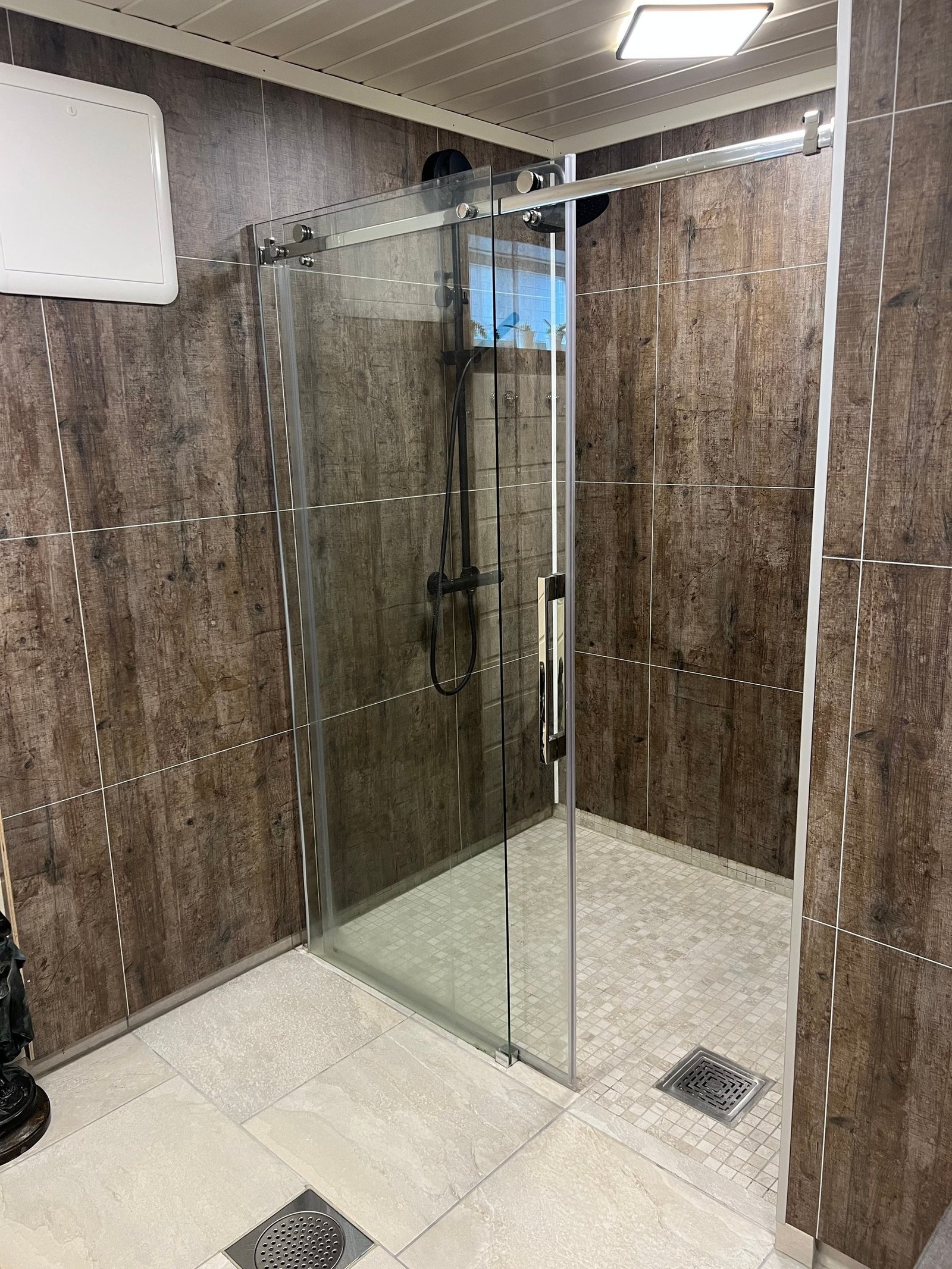 Stor og god dusj Galleribilde