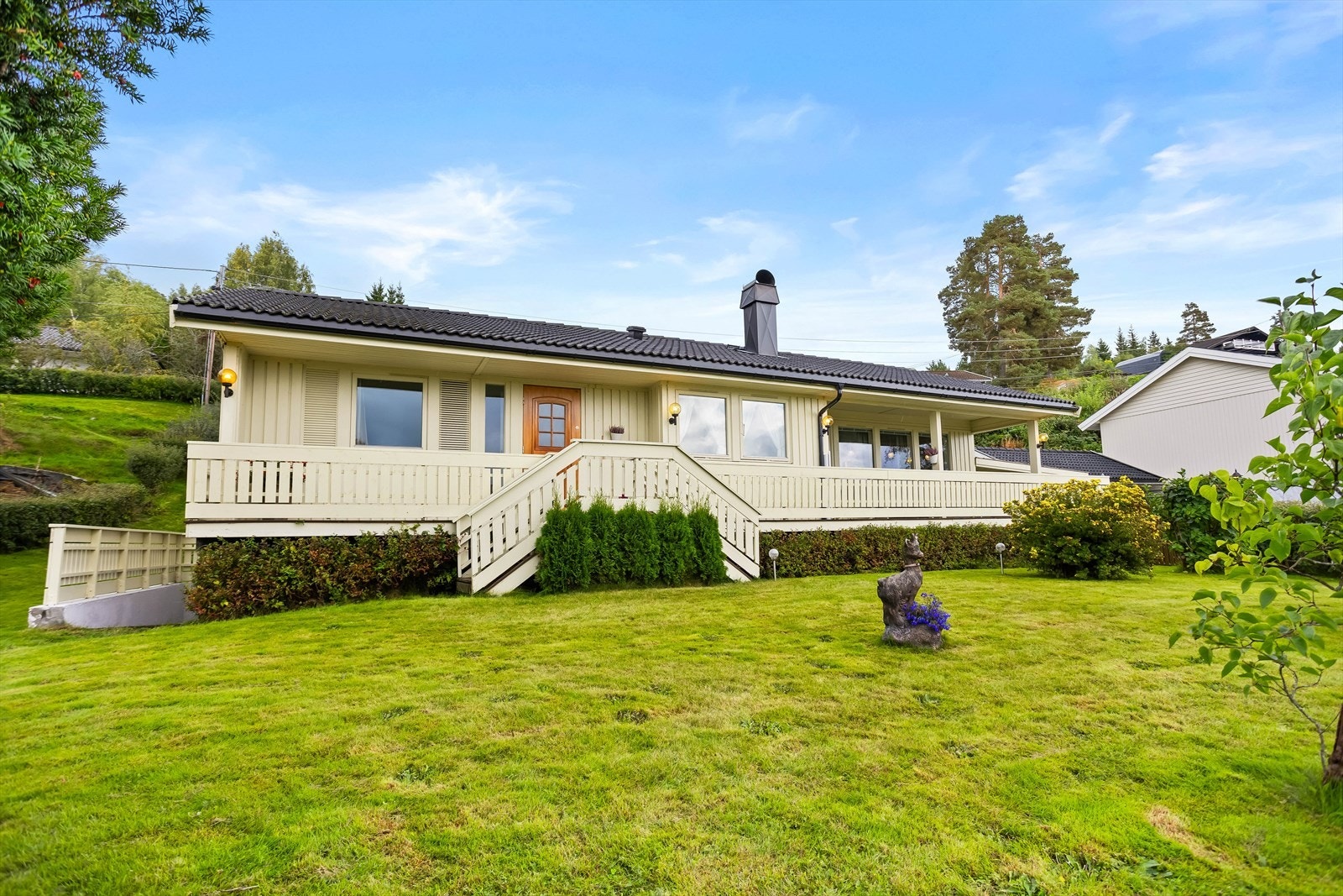 Flott enebolig med god beliggenhet Galleribilde