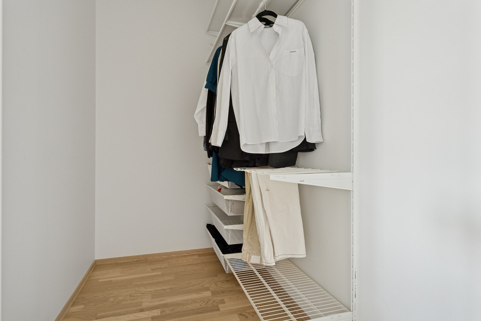 Det ligger en bod på 3,1 m² inne i leiligheten. Galleribilde
