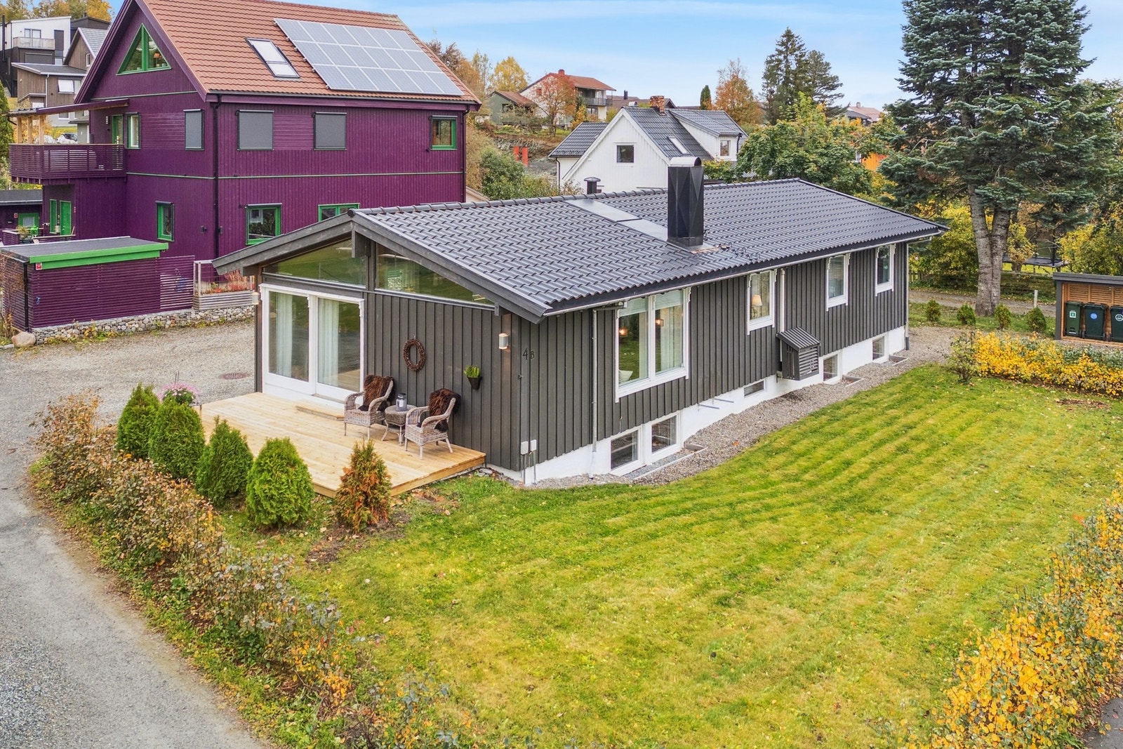 Her får du får "alt" på ett plan i 1. etasje. I tillegg kjelleretg. Galleribilde