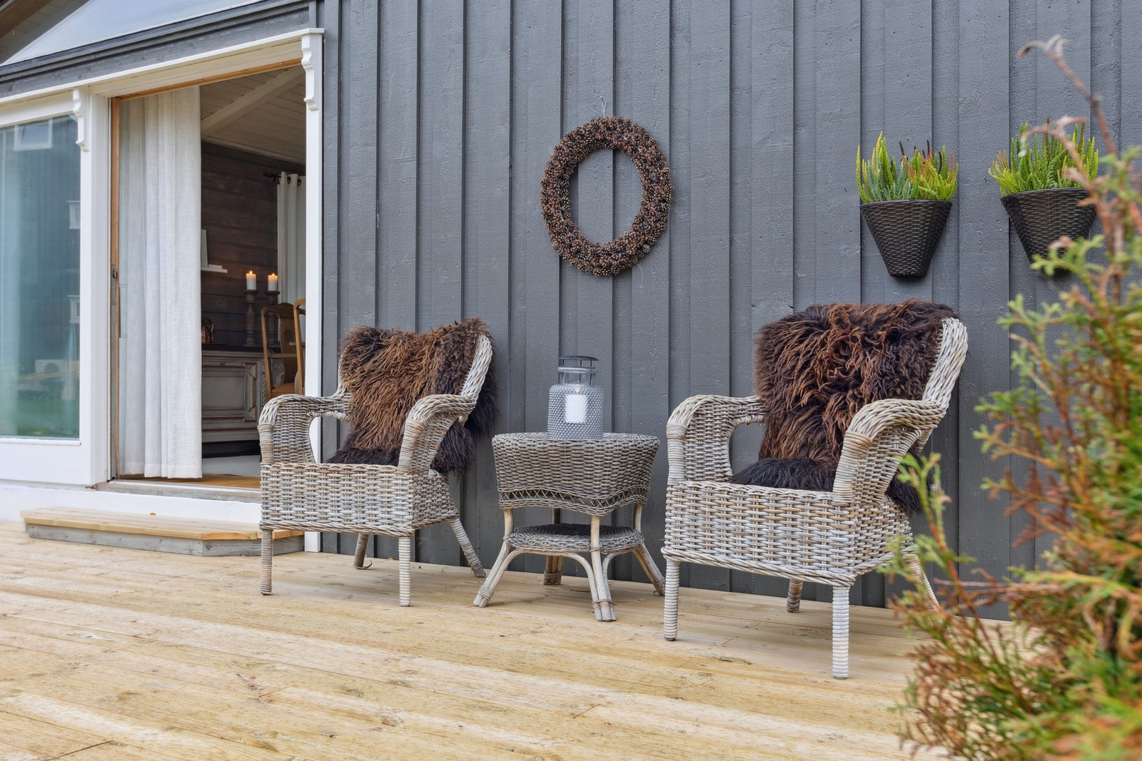 Terrassen utenfor stuen er 17 kvm stor. Galleribilde