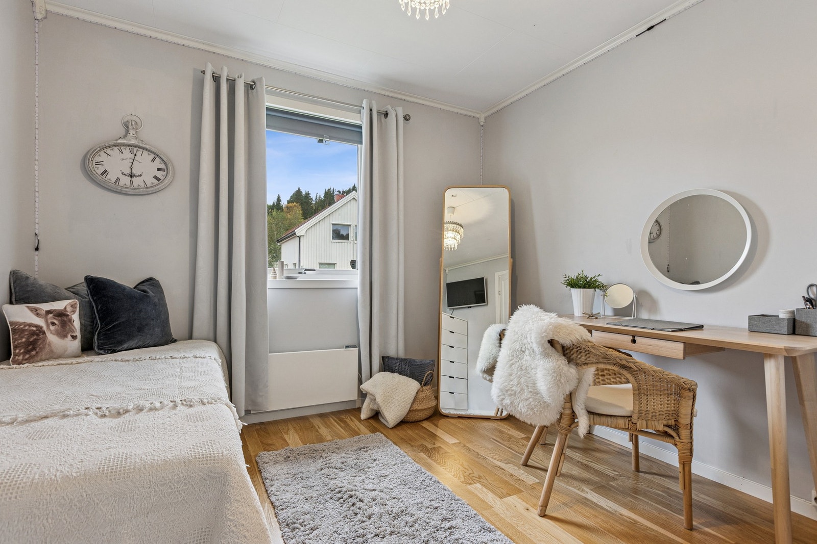 Barnevennlig område med både barnehager og skoler i nærheten. Galleribilde