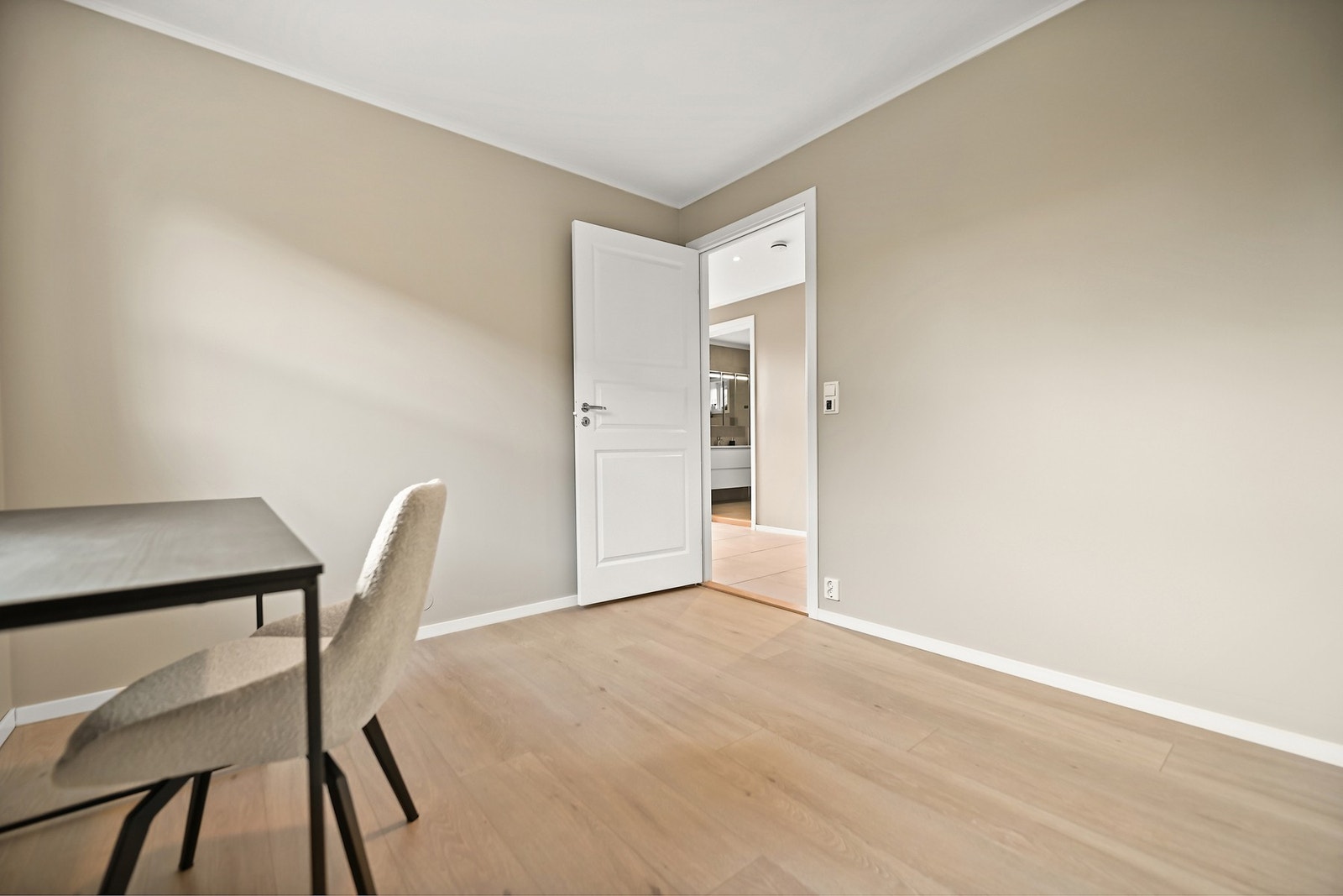 Gulvvarmen kan reguleres i hvert enkelt rom. Galleribilde