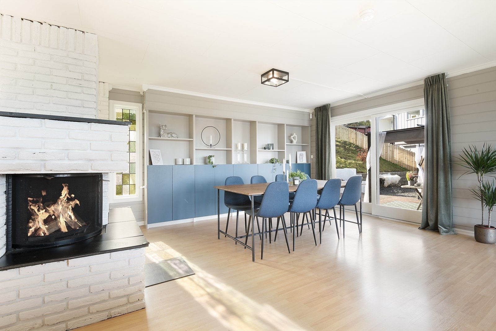 Stemningsfull peis. Galleribilde