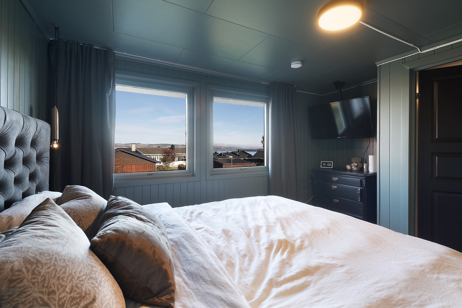 Soverom i underetasjen med fin utsikt. Galleribilde